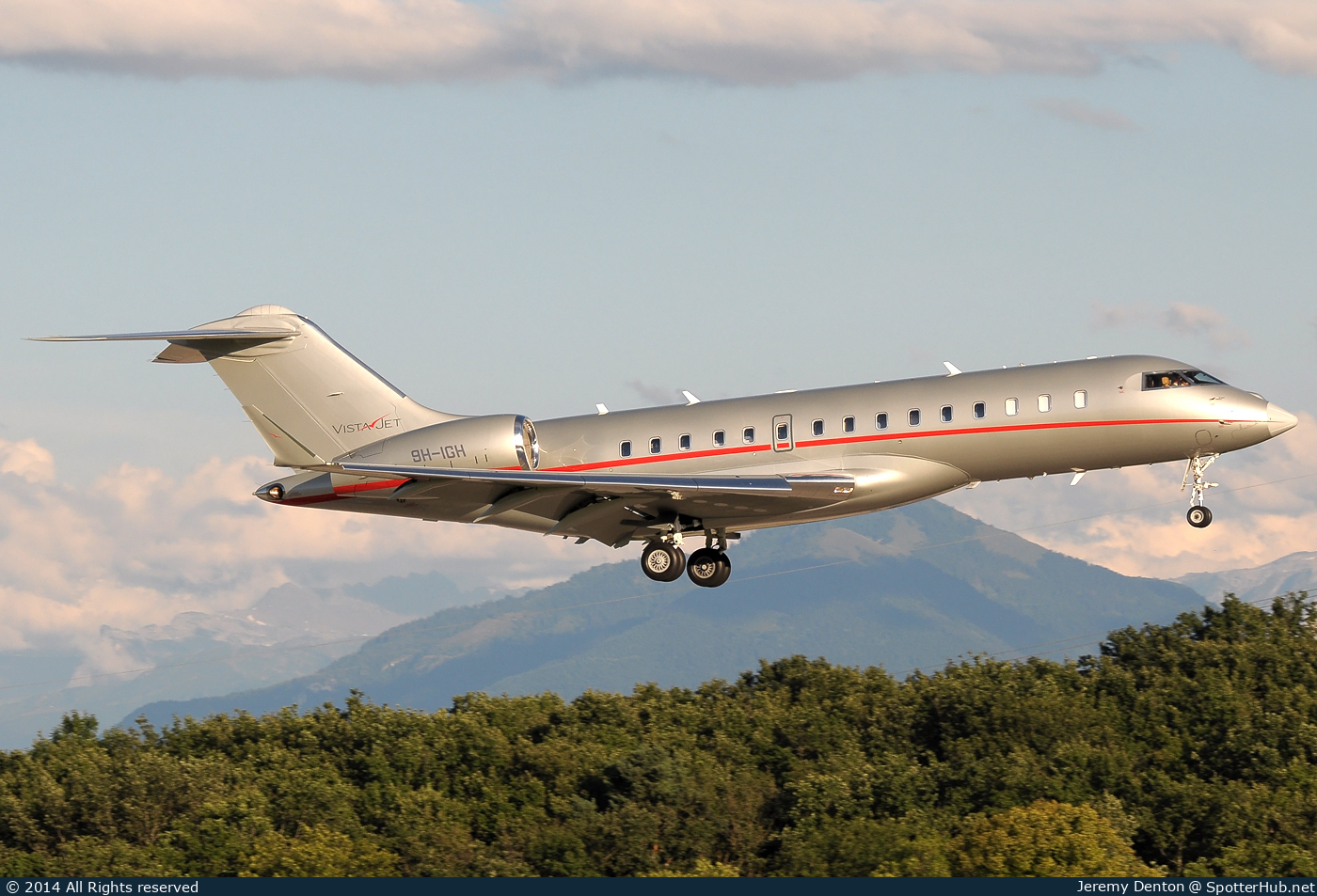 Photo of 9H-IGH - Bombardier Global 6000 operated by VistaJet