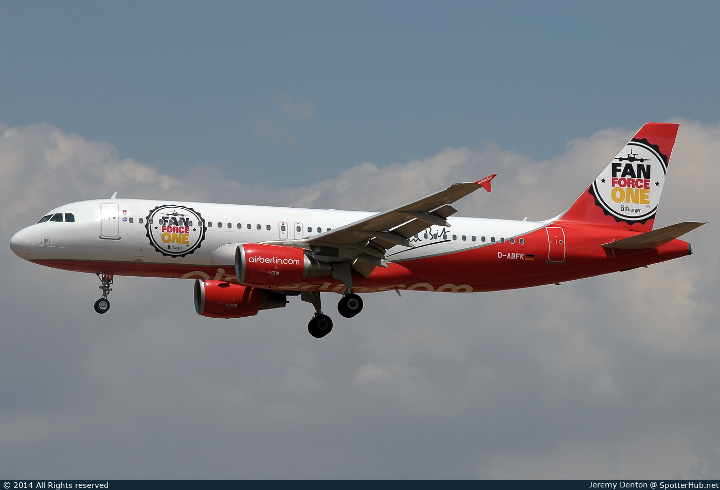 Photo of D-ABFK - Airbus A320-214 operated by Air Berlin