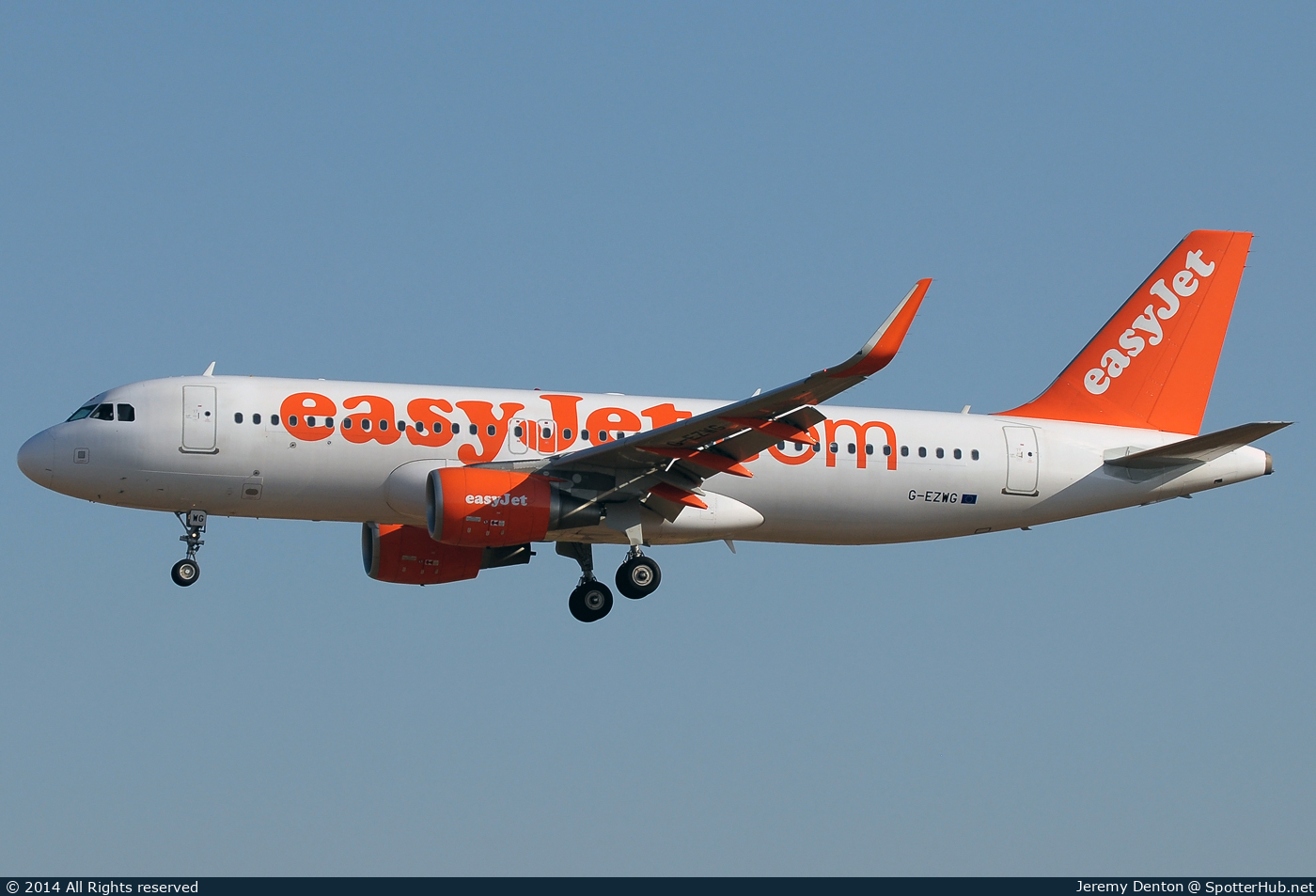 Photo of G-EZWG - Airbus A320-214 operated by easyJet