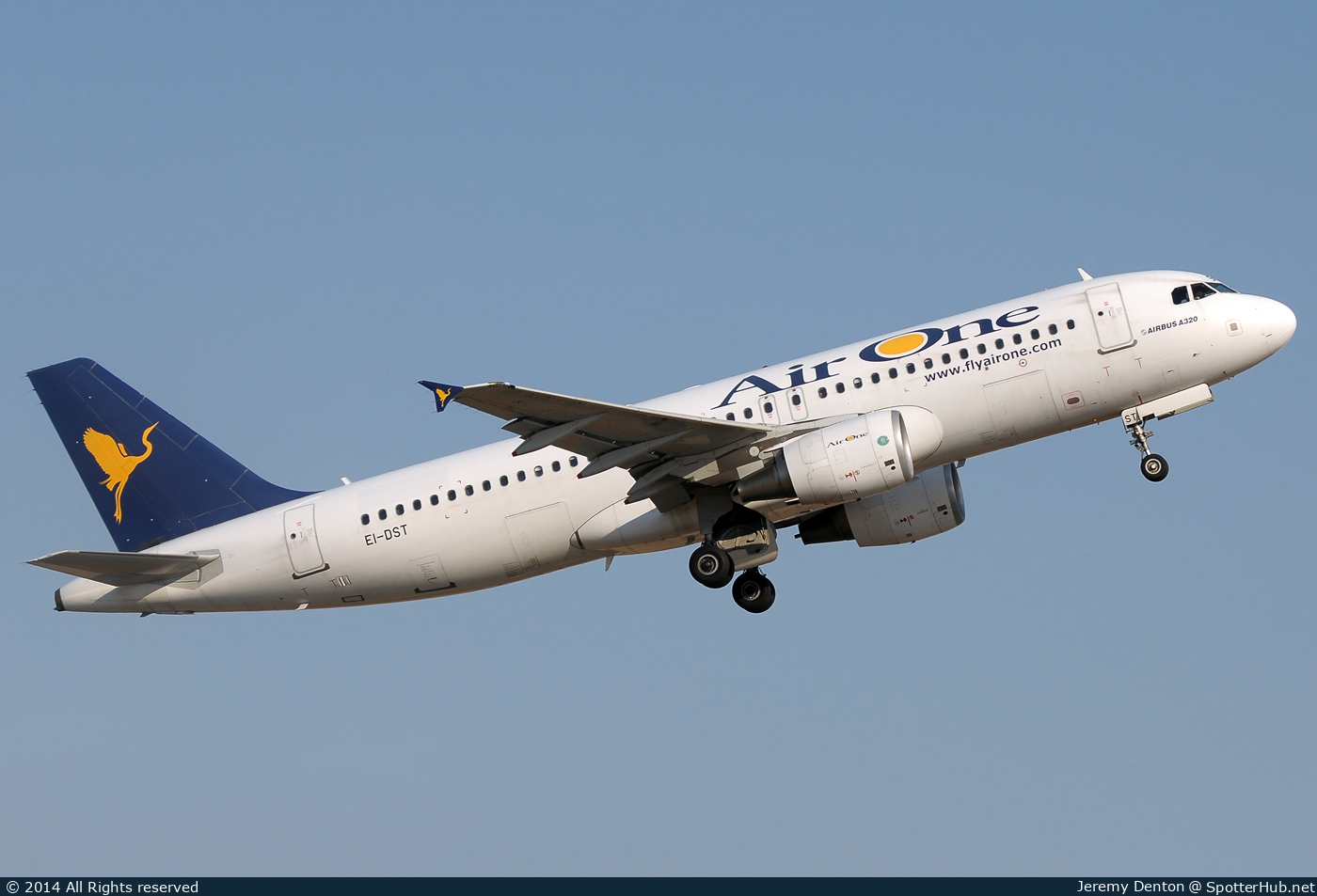 Photo of EI-DST - Airbus A320-216 operated by Air One