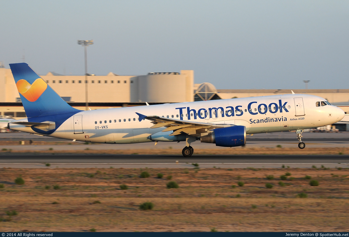 Photo of OY-VKS - Airbus A320-214 operated by Thomas Cook Airlines Scandinavia