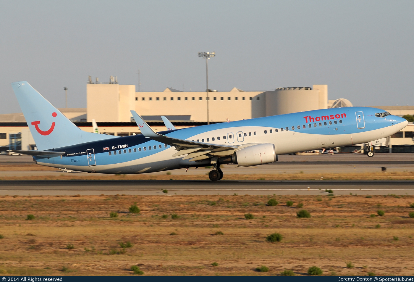 Photo of G-TAWH - Boeing 737-8K5 operated by Thomson Airways