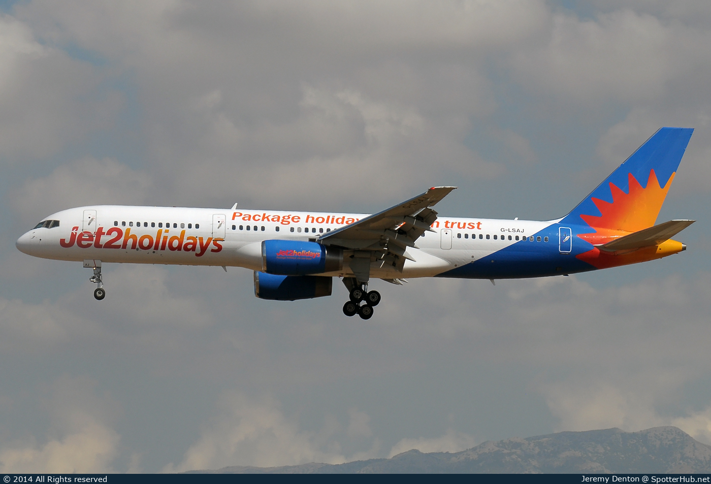Photo of G-LSAJ - Boeing 757-236 operated by Jet2