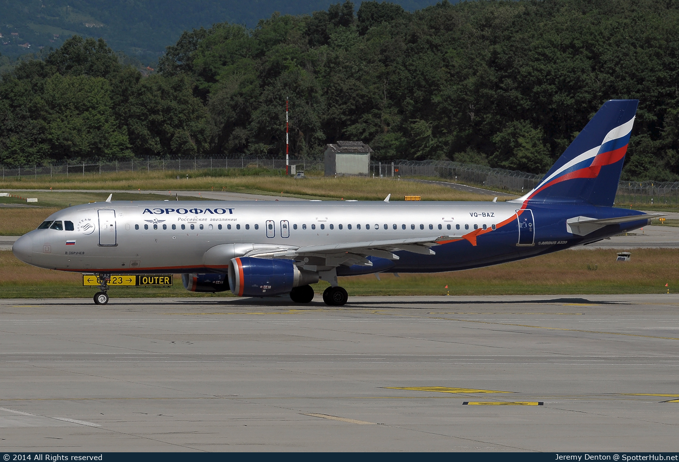 Photo of VQ-BAZ - Airbus A320-214 operated by Aeroflot