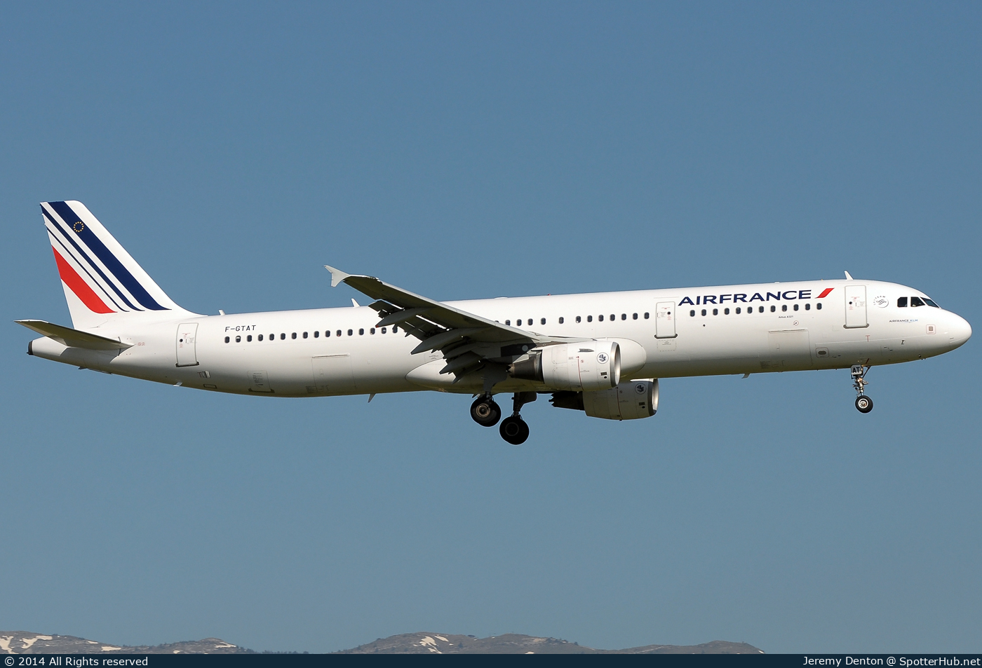 Photo of F-GTAT - Airbus A321-212 operated by Air France