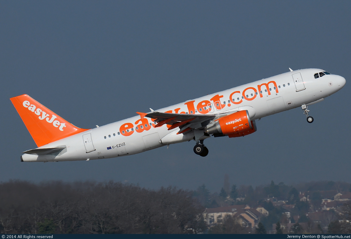Photo of G-EZUZ - Airbus A320-214 operated by easyJet