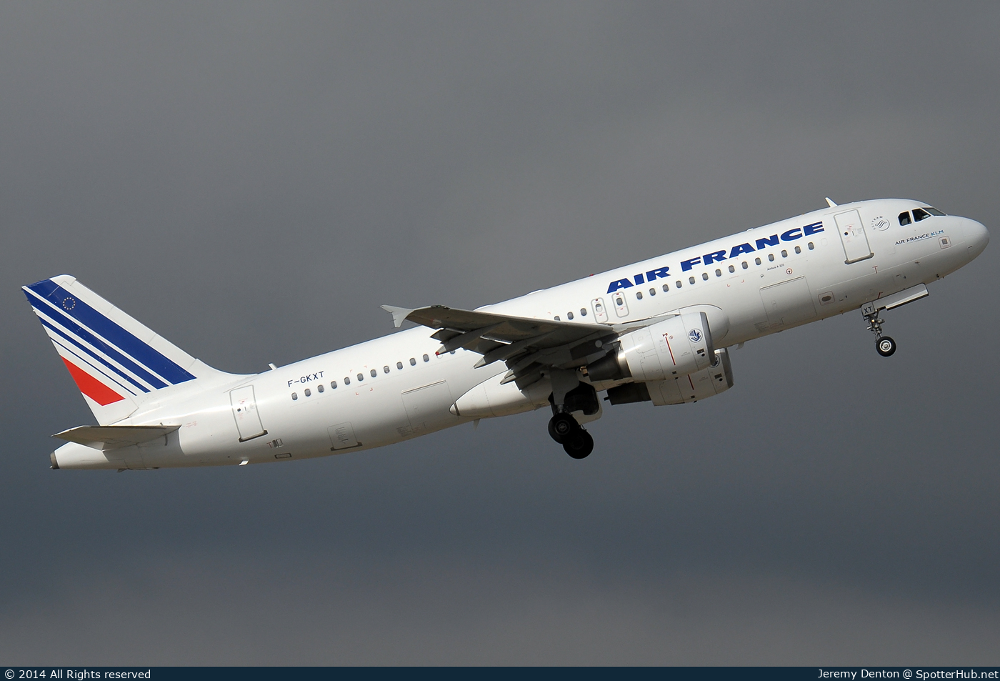 Photo of F-GKXT - Airbus A320-214 operated by Air France