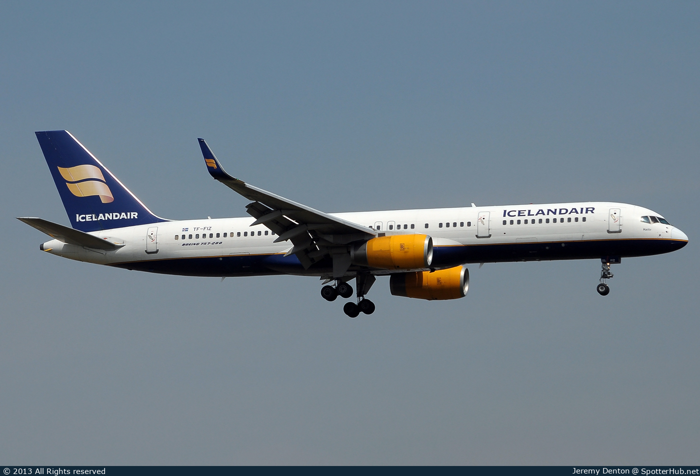Photo of TF-FIZ - Boeing 757-256 operated by Icelandair