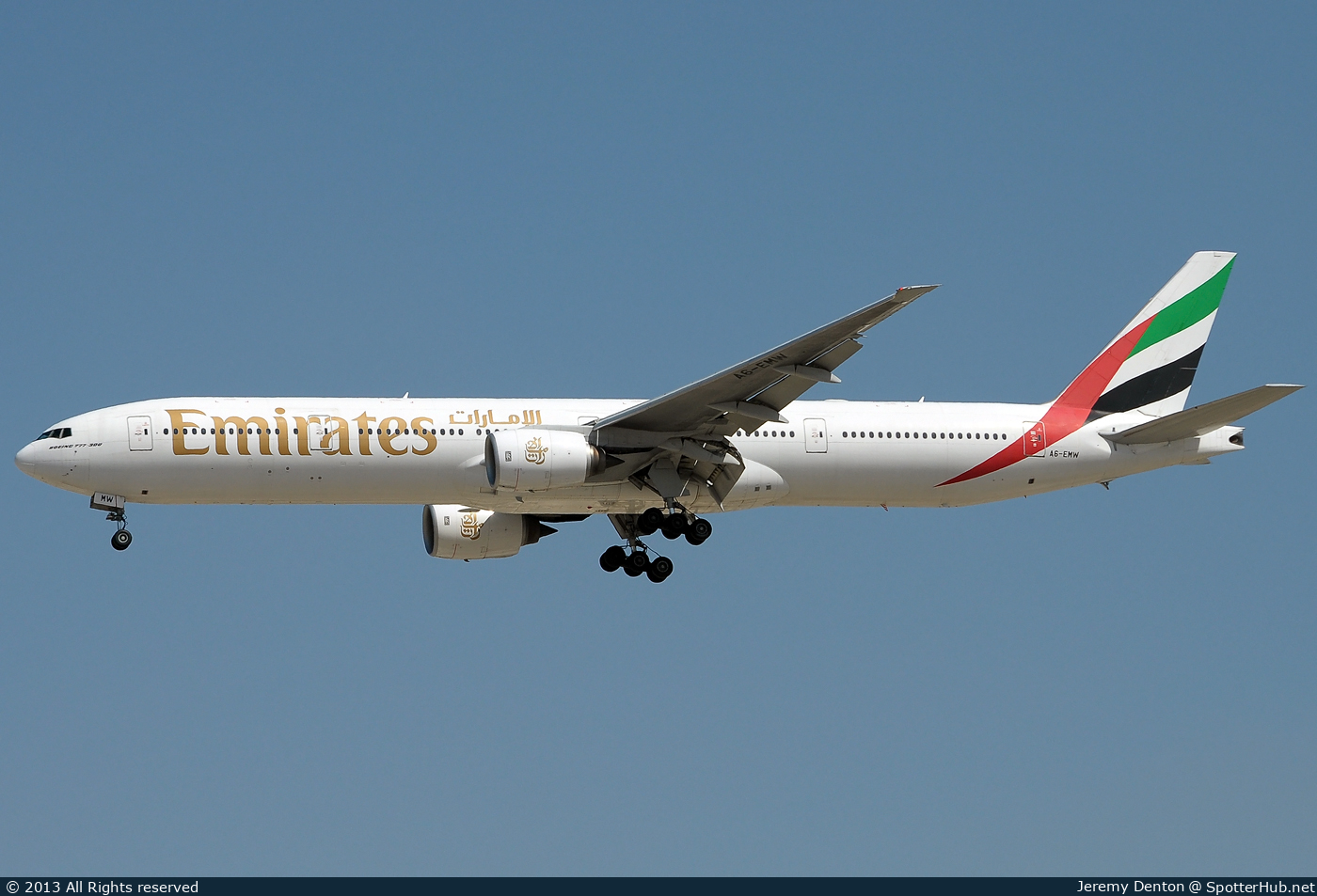 Photo of A6-EMW - Boeing 777-31H operated by Emirates