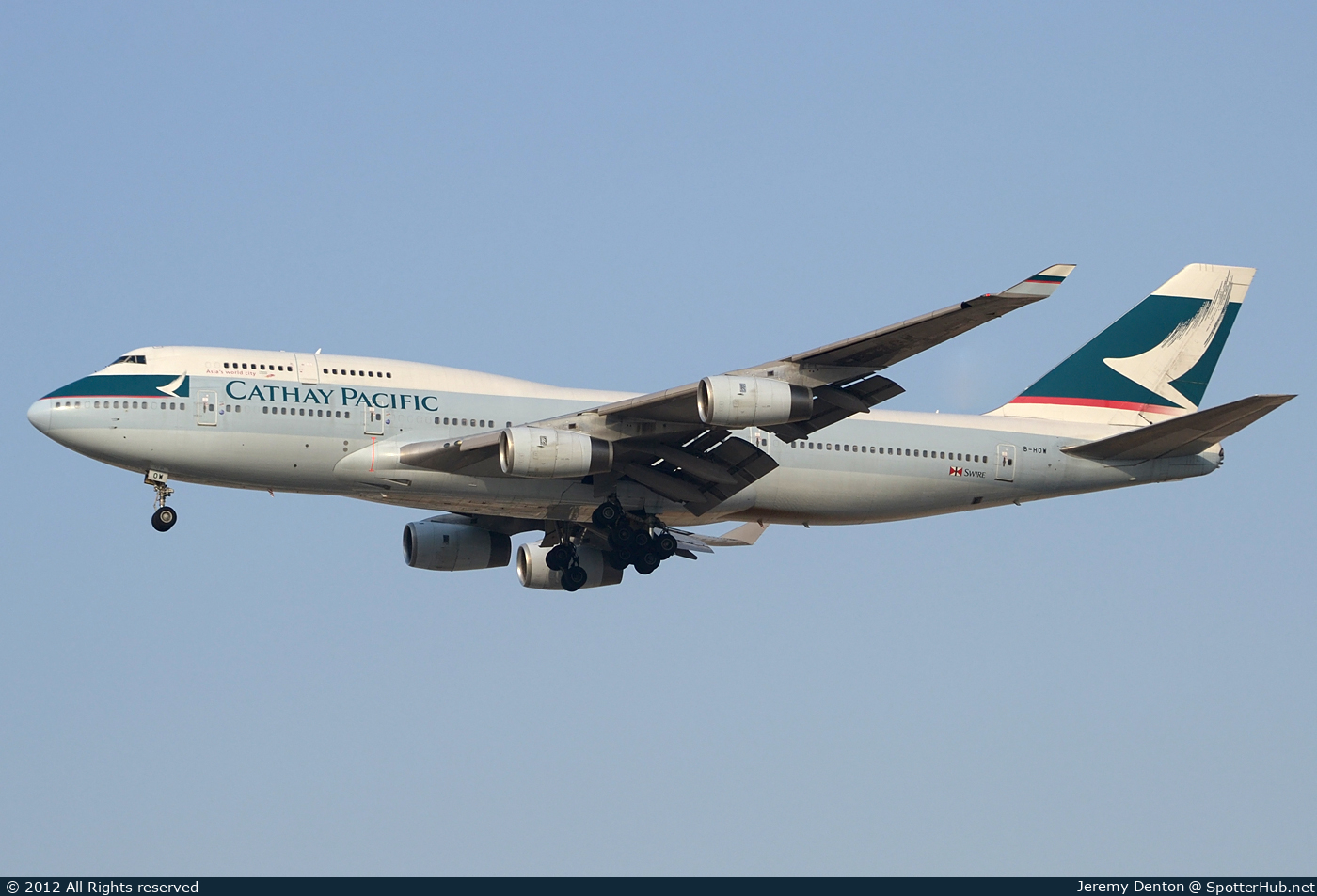 Photo of B-HOW - Boeing 747-467 operated by Cathay Pacific Airways