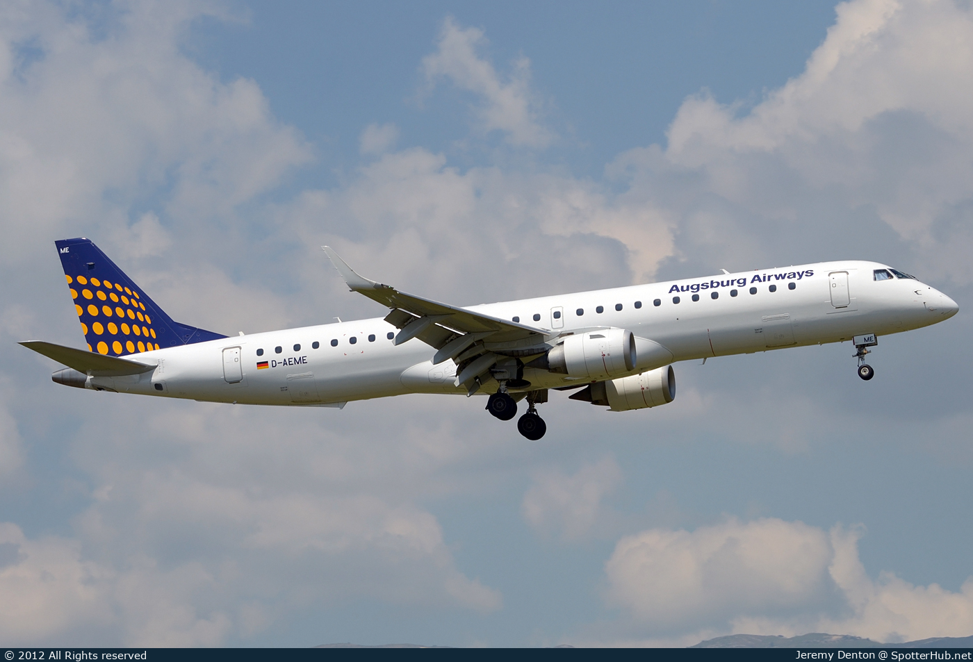 Photo of D-AEME - Embraer ERJ-195LR operated by Augsburg Airways