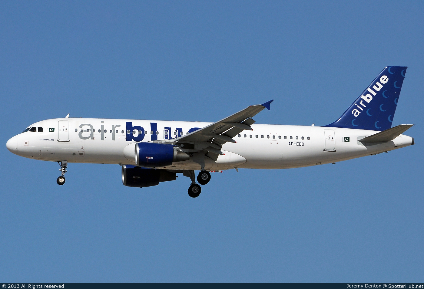 Photo of AP-EDD - Airbus A320-214 operated by Airblue