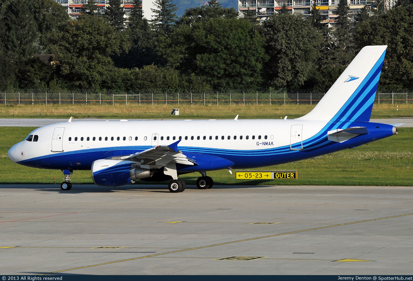 Photo of G-NMAK - Airbus A319-115(CJ) operated by Twinjet Aircraft Sales