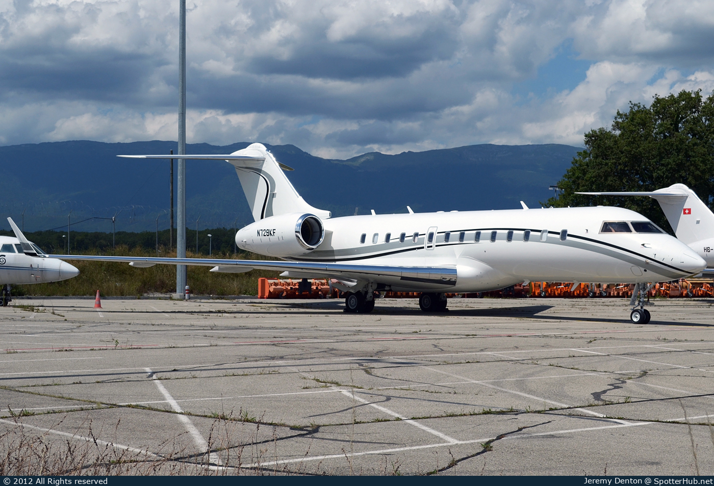 Photo of N729KF - Bombardier Global 5000 operated by KW Flight