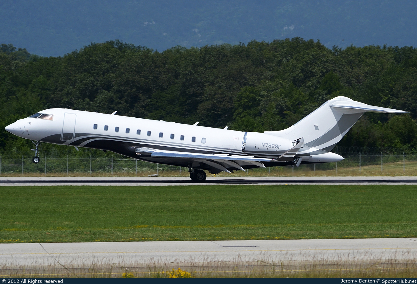 Photo of N782SF - Bombardier Global 5000 operated by Heritage Flight