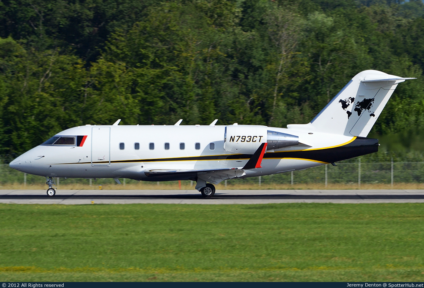 Photo of N793CT - Bombardier Challenger 604 operated by Caterpillar Inc.