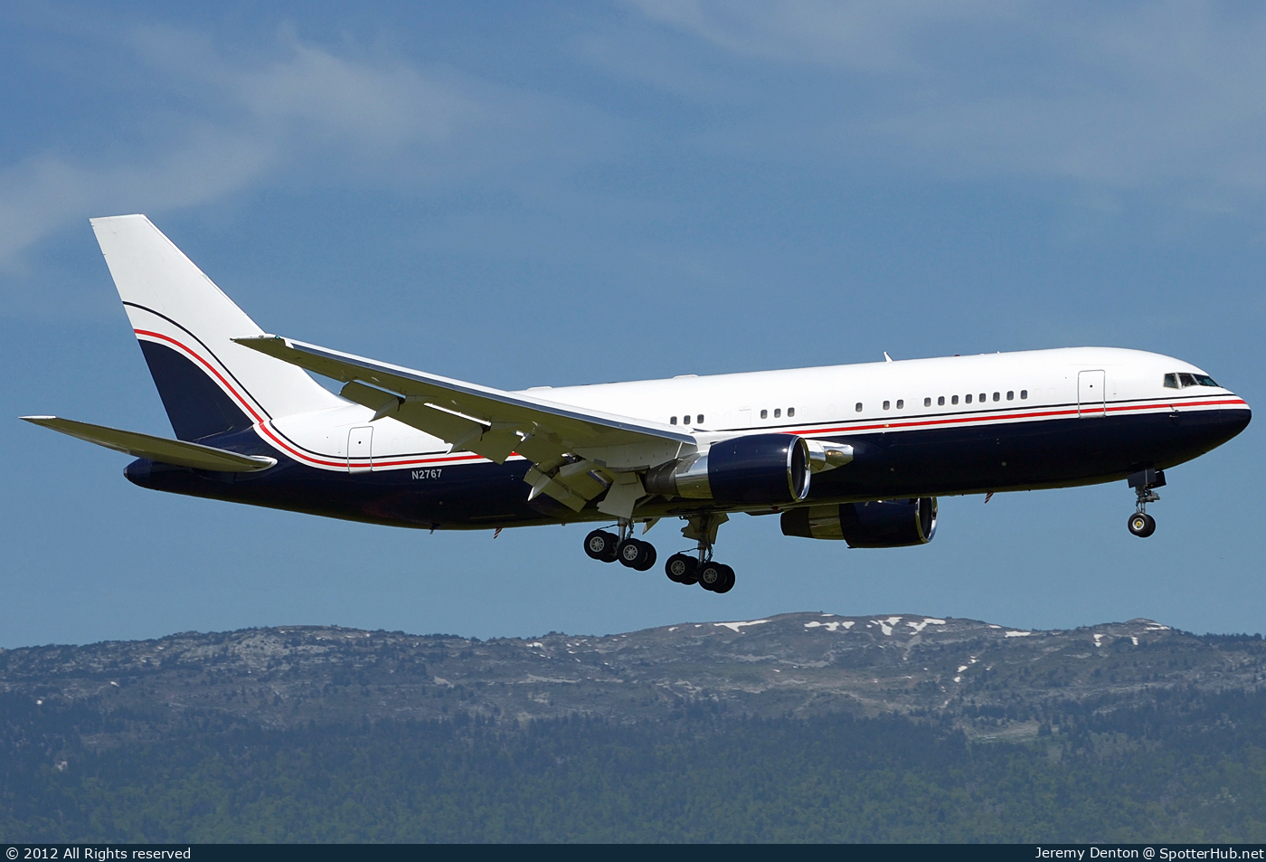 Photo of N2767 - Boeing 767-238(ER) operated by Google