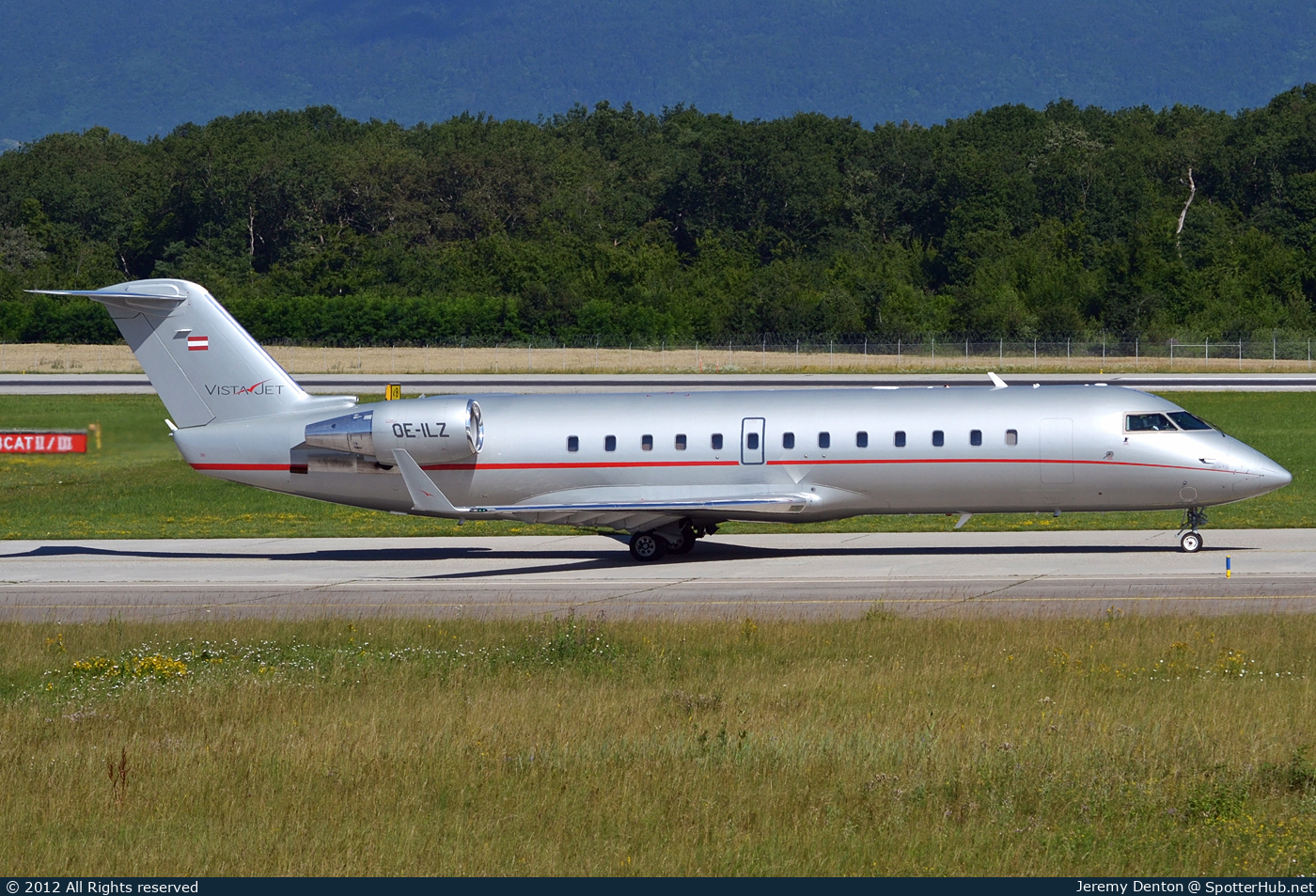 Photo of OE-ILZ - Bombardier Challenger 850 operated by VistaJet