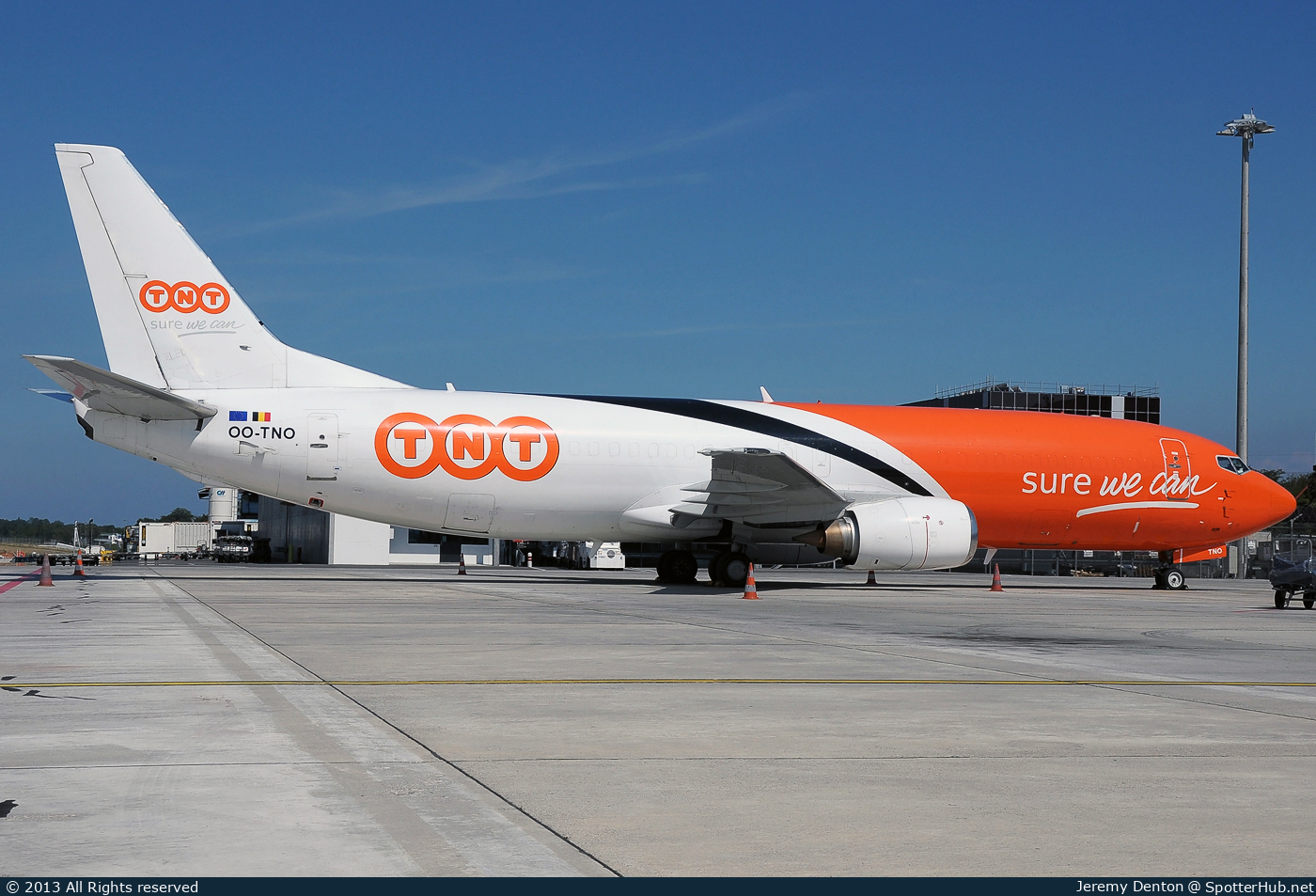 Photo of OO-TNO - Boeing 737-49R(BDSF) operated by TNT Airways