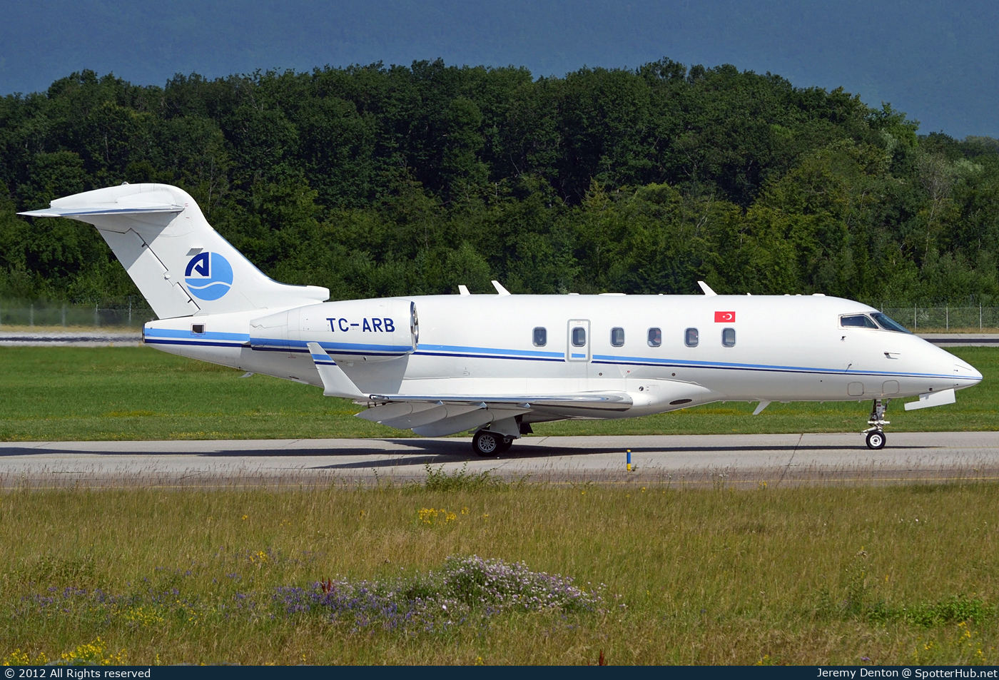 Photo of TC-ARB - Bombardier Challenger 300 operated by Arkasair Havacılık