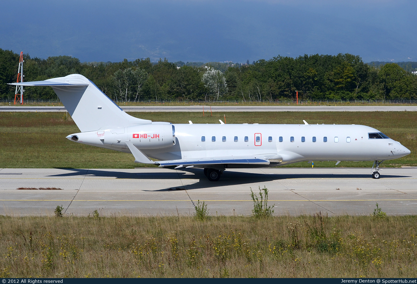 Photo of HB-JIH - Bombardier Global 5000 operated by Albinati Aeronautics