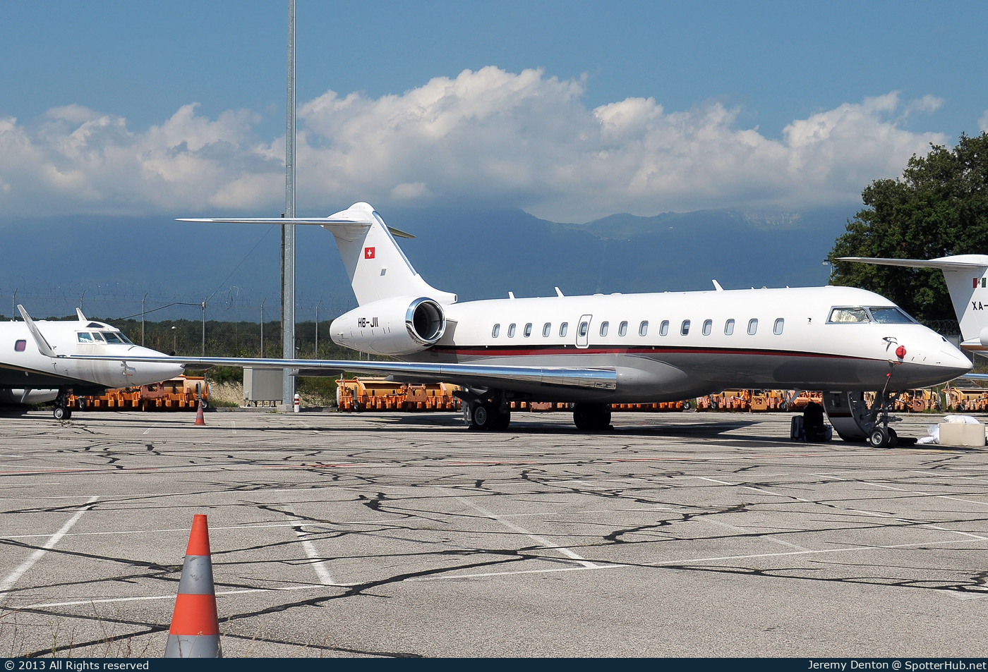 Photo of HB-JII - Bombardier Global Express XRS operated by Albinati Aeronautics