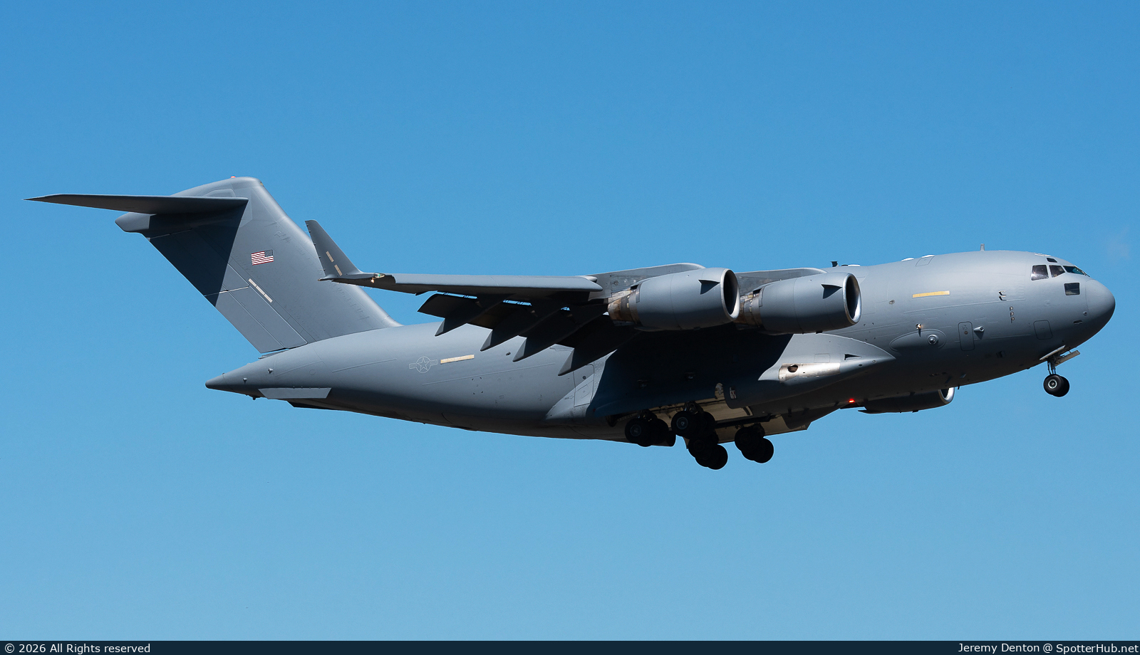 Photo of 10-0221 - Boeing C-17A Globemaster III operated by US Air Force