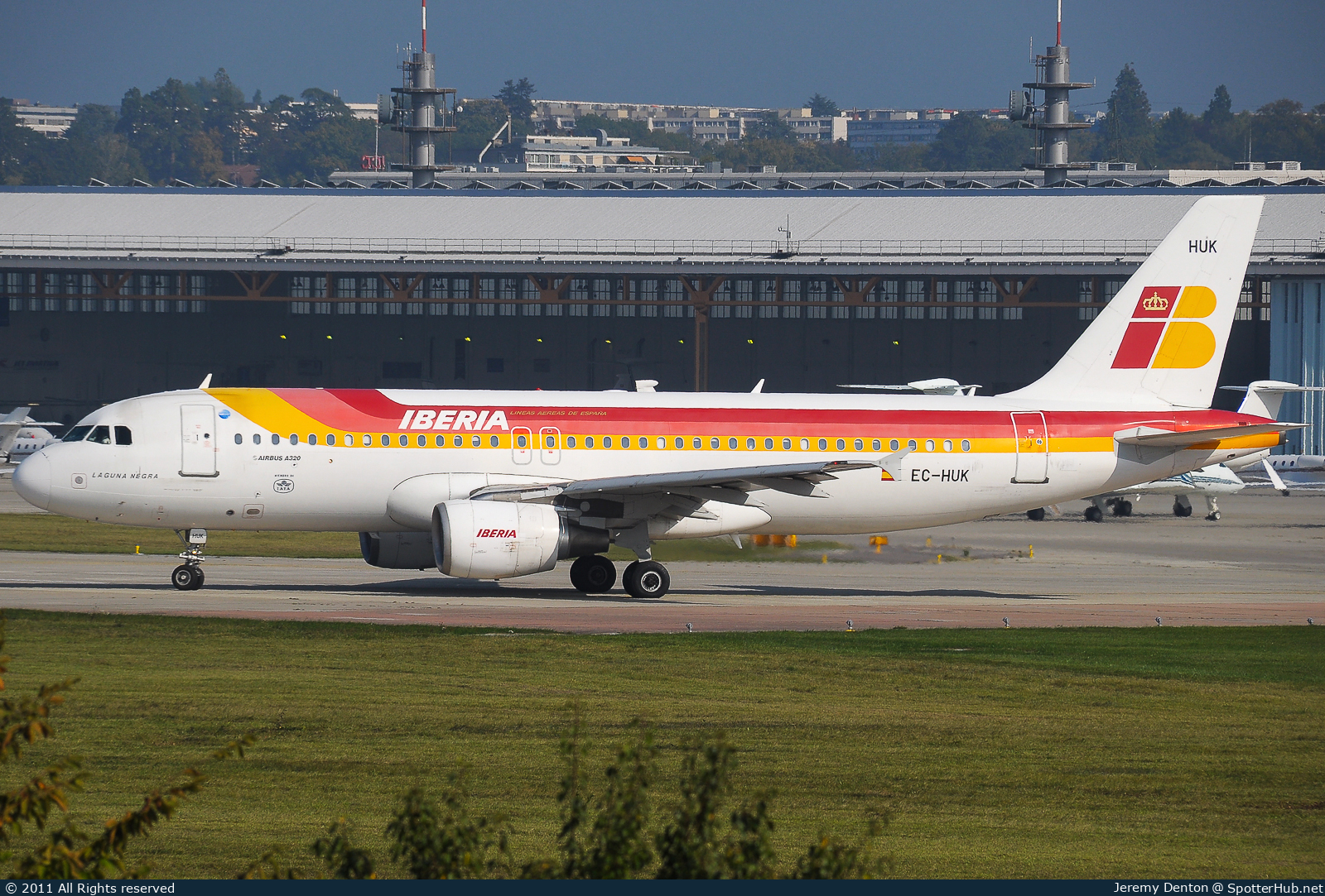 Photo of EC-HUK - Airbus A320-214 operated by Iberia