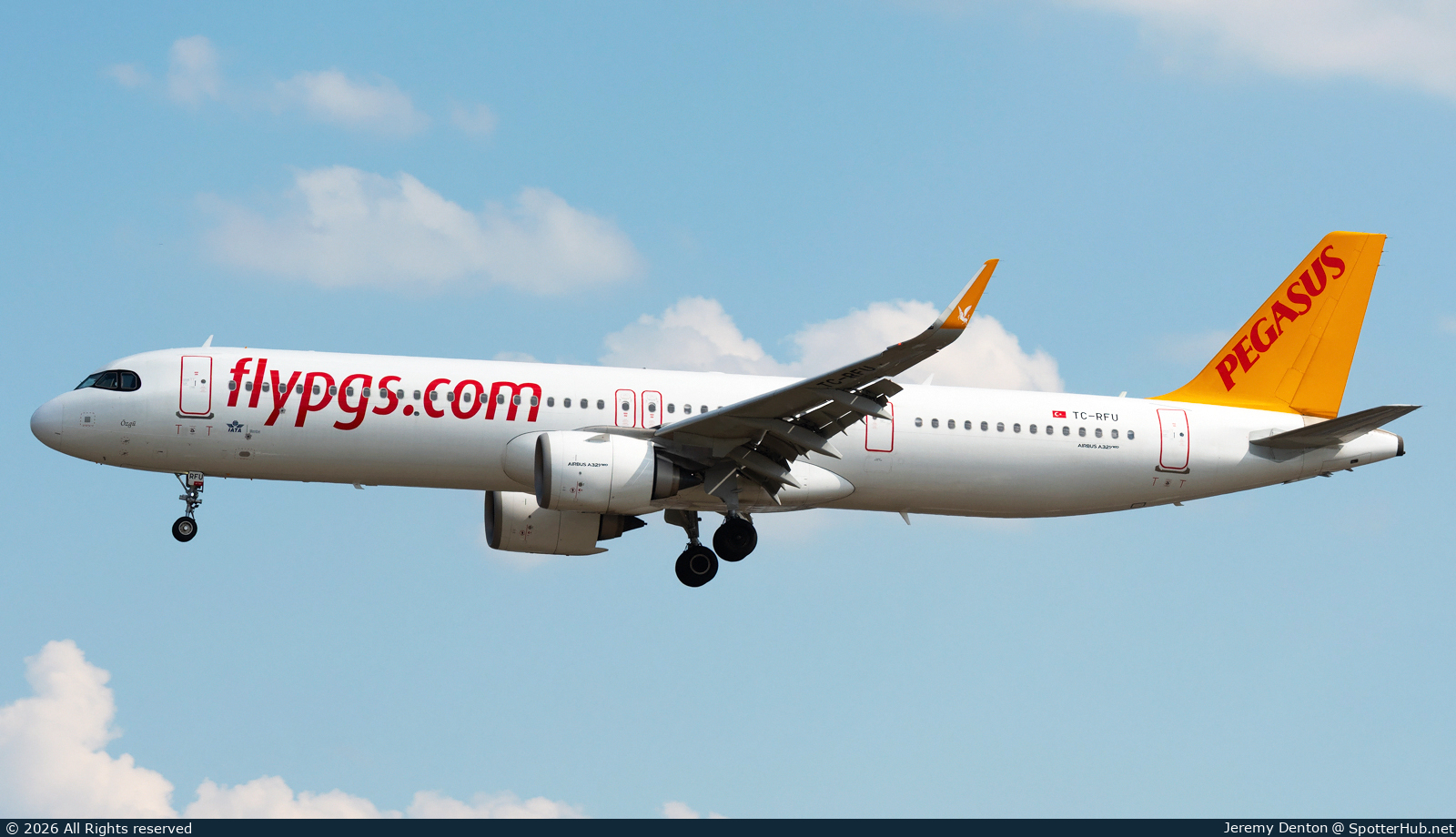 Photo of TC-RFU - Airbus A321-251NX operated by Pegasus Airlines
