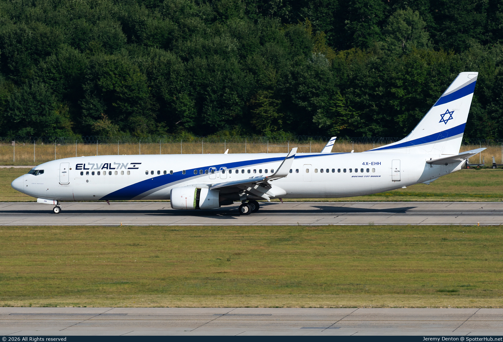 Photo of 4X-EHH - Boeing 737-958(ER) operated by El Al Israel Airlines