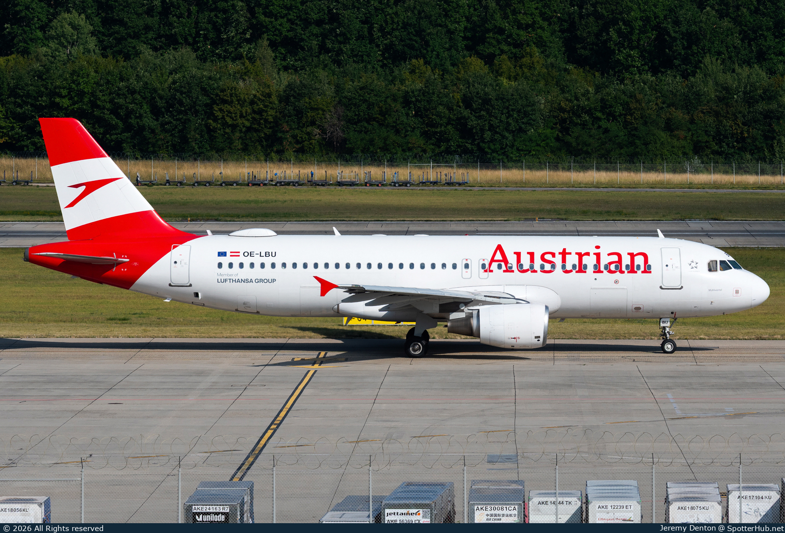 Photo of OE-LBU - Airbus A320-214 operated by Austrian Airlines