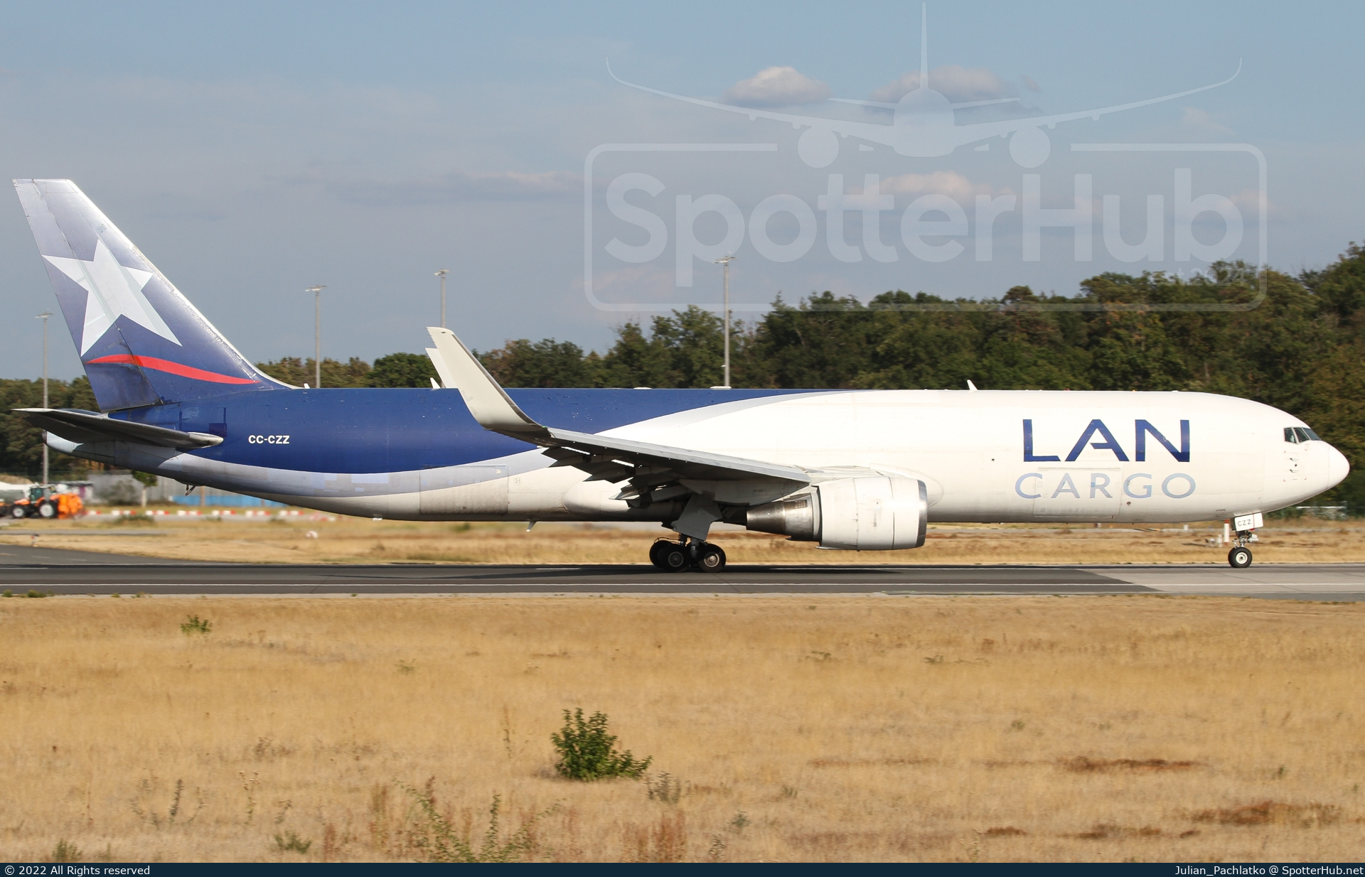 Photo of CC-CZZ - Boeing 767-316(F) operated by LAN Cargo