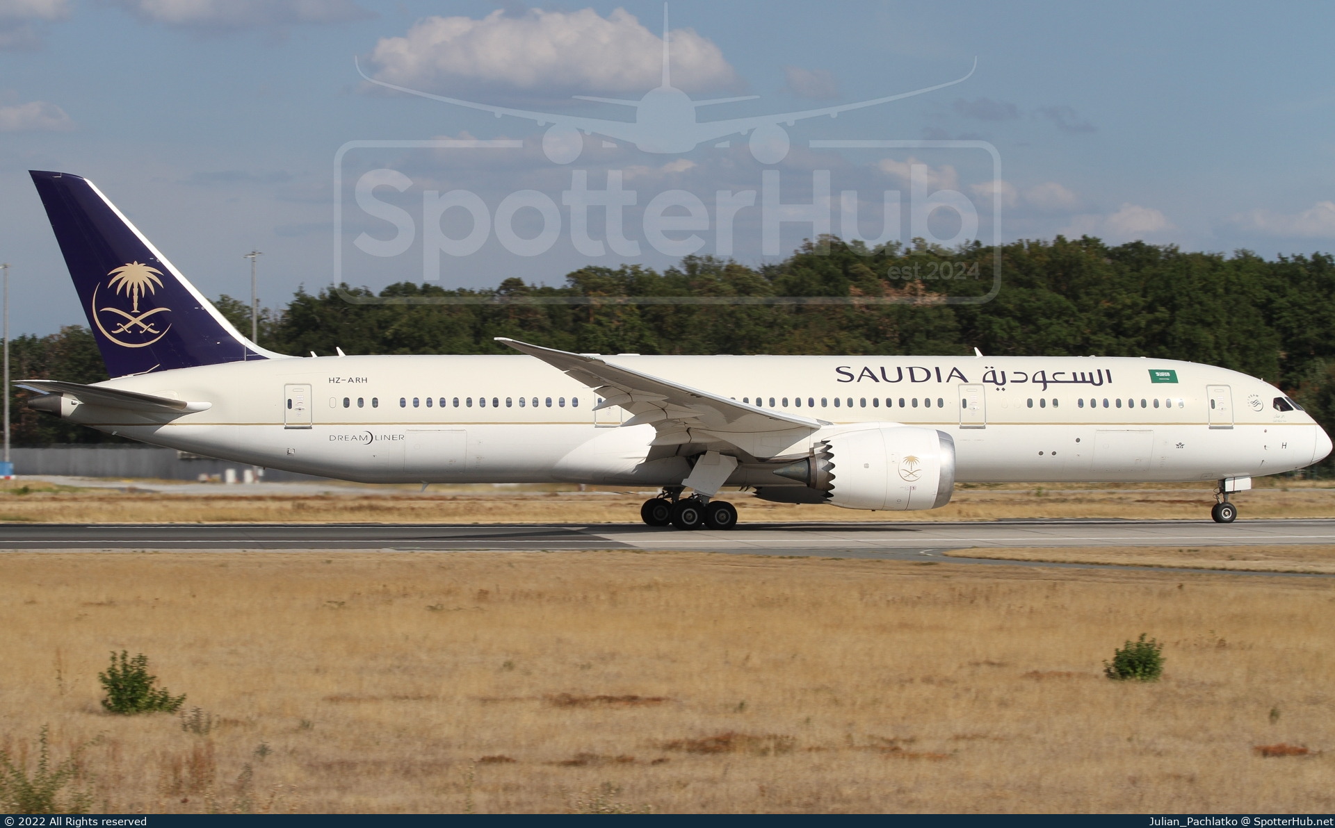 Photo of HZ-ARH - Boeing 787-9 Dreamliner operated by Saudia