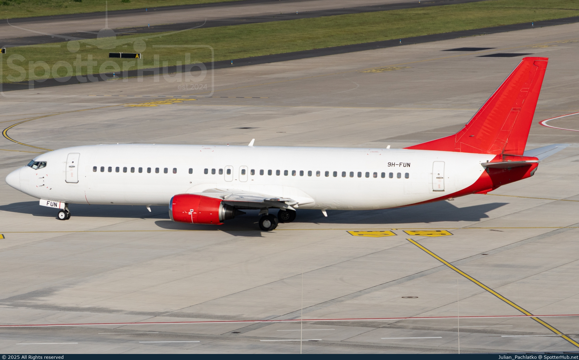 Photo of 9H-FUN - Boeing 737-46J operated by 4 Airways