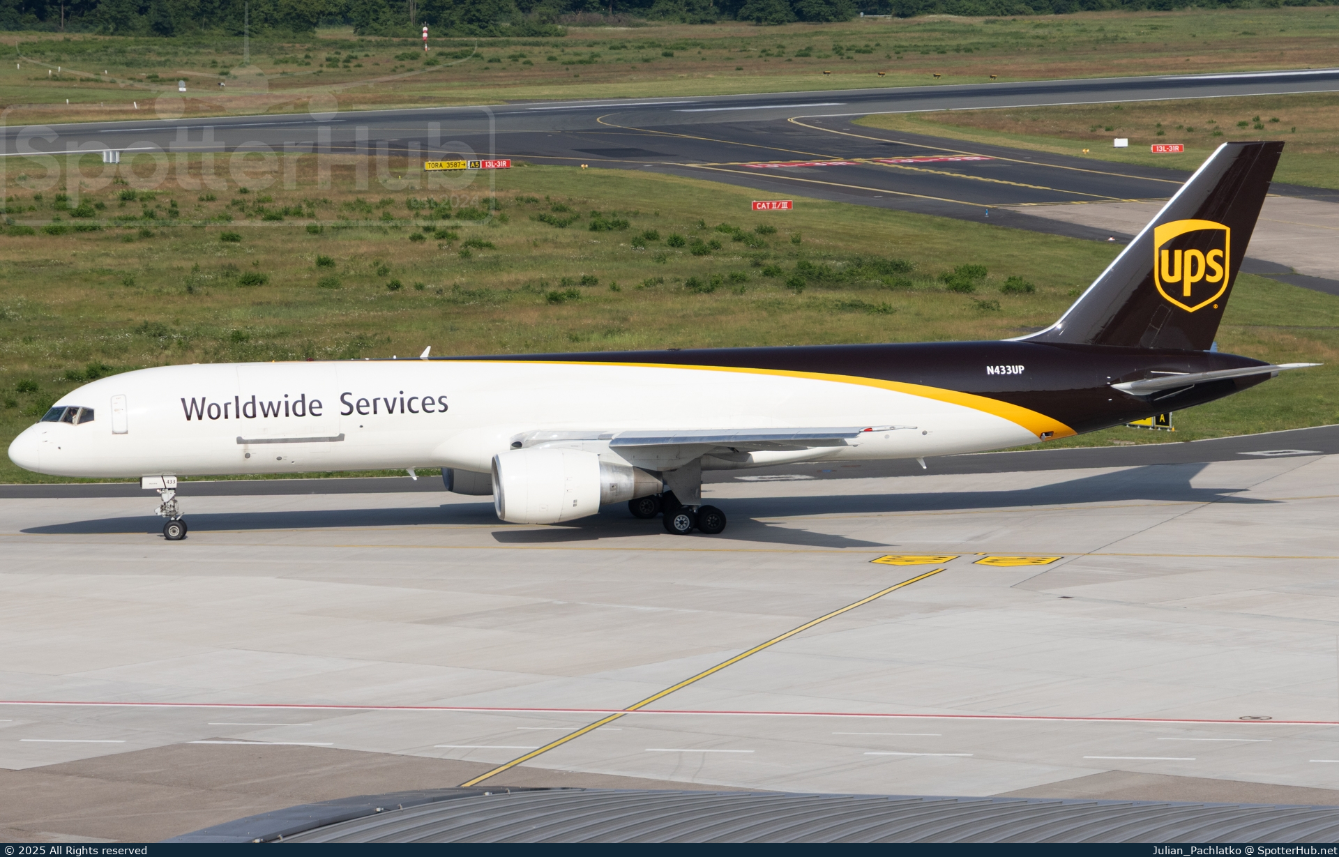 Photo of N433UP - Boeing 757-24APF operated by UPS United Parcel Service