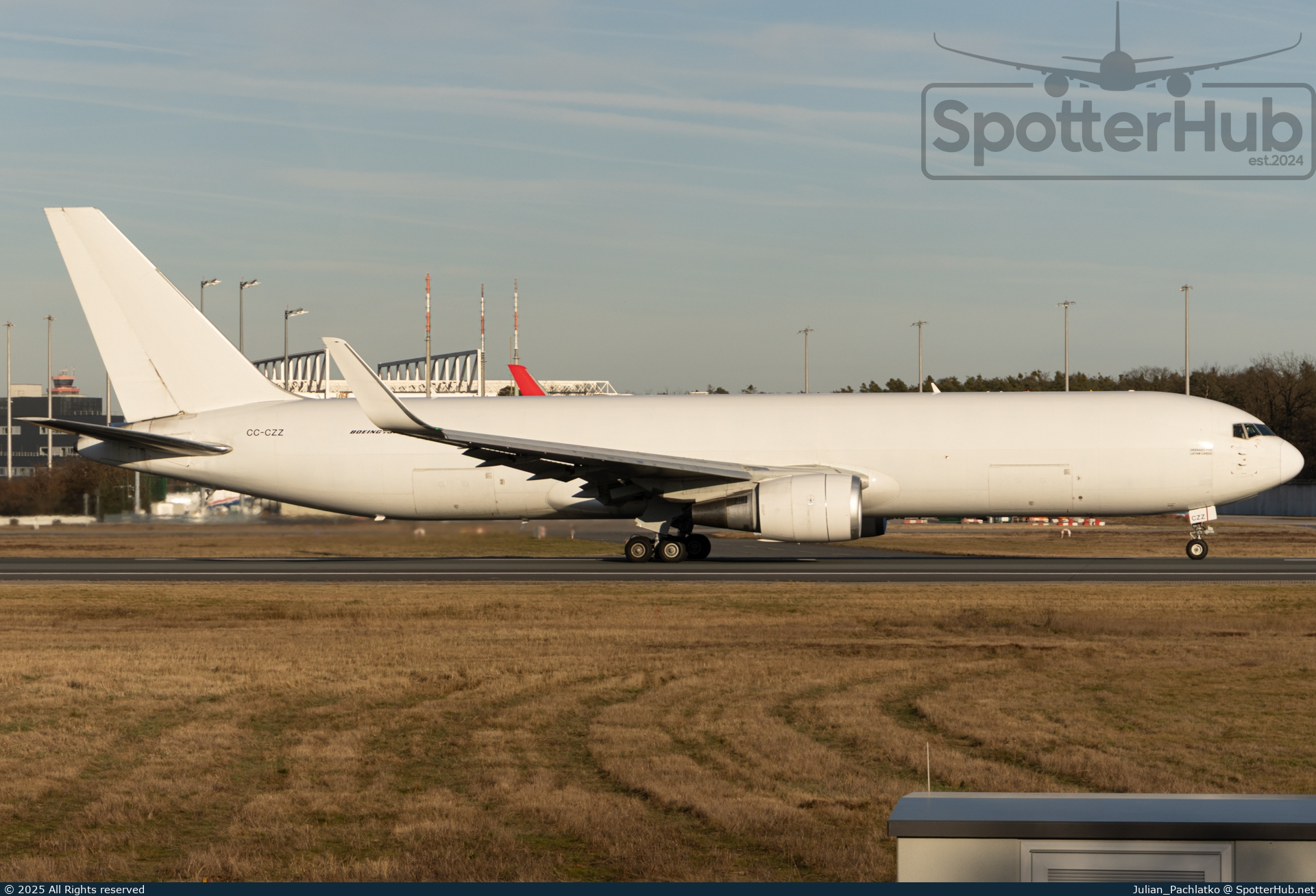 Photo of CC-CZZ - Boeing 767-316F(ER) operated by LATAM Cargo