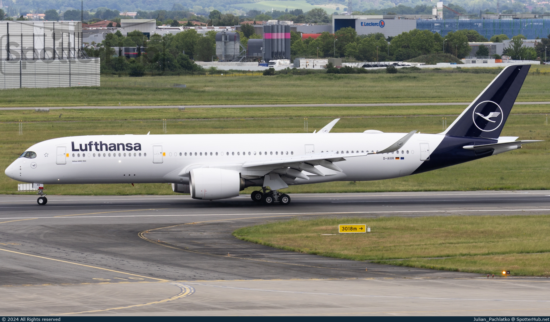 Photo of D-AIXR - Airbus A350-941 operated by Lufthansa