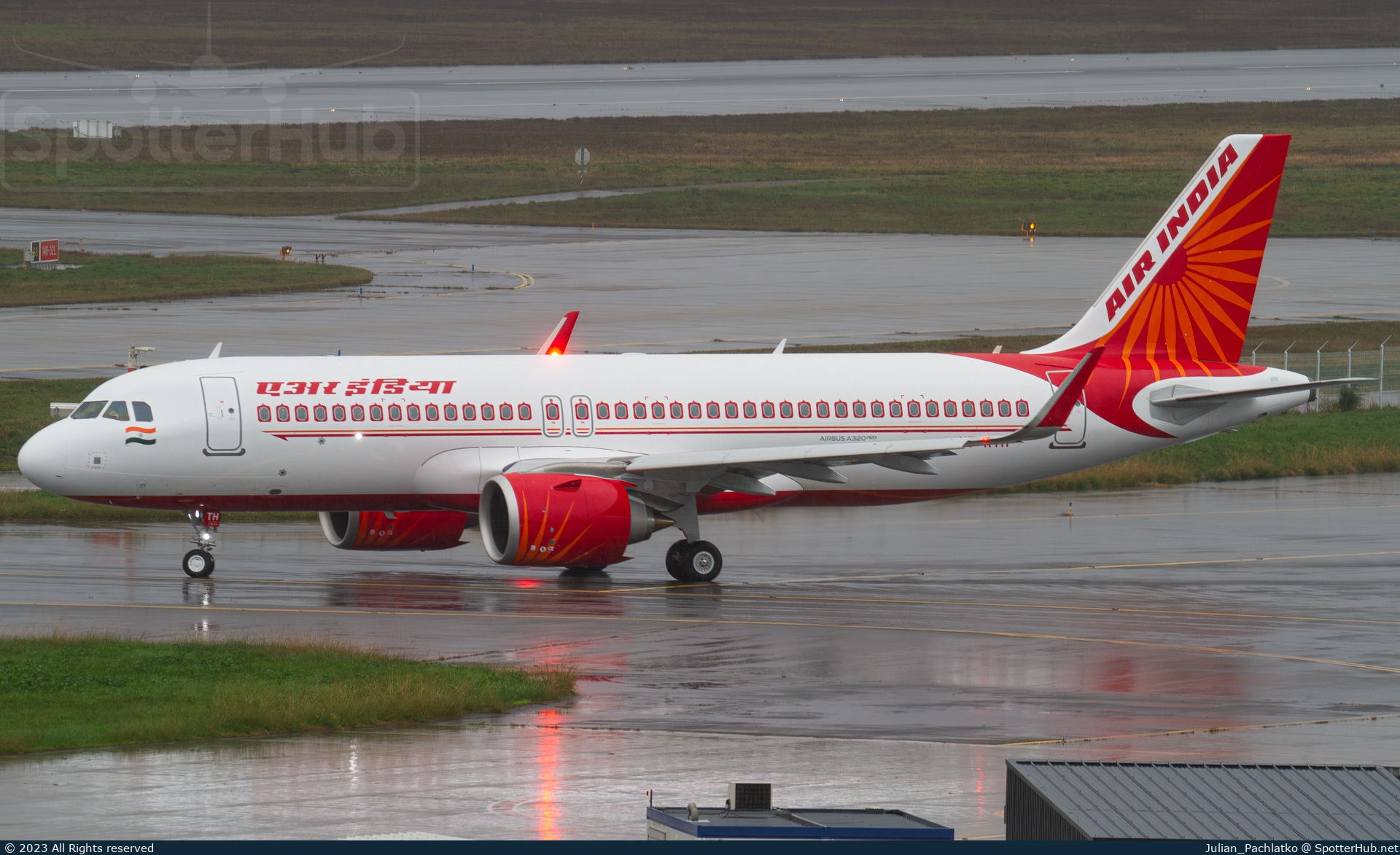 Photo of VT-RTH - Airbus A320-251N operated by Air India