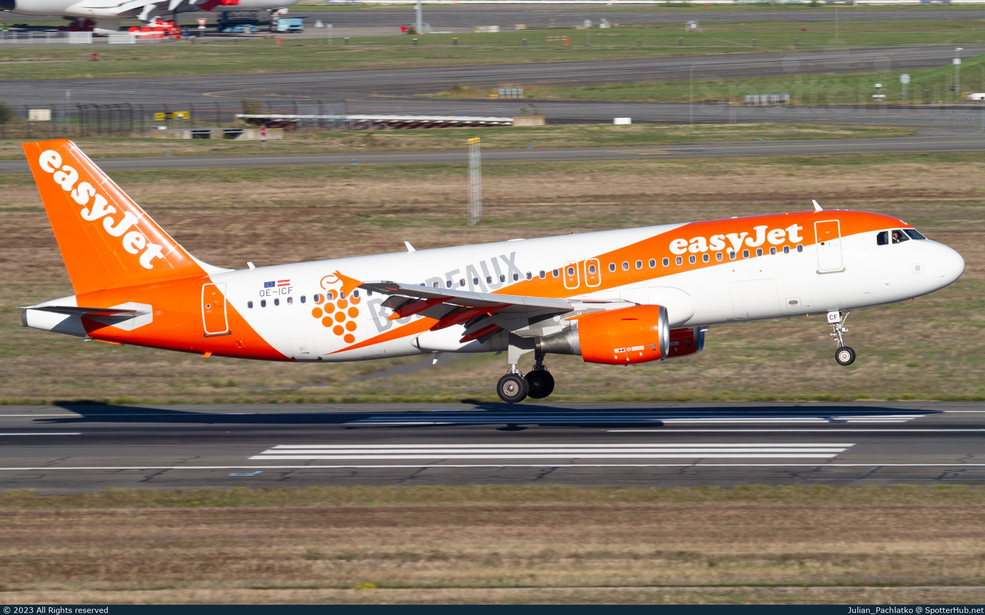 Photo of OE-ICF - Airbus A320-214 operated by easyJet Europe