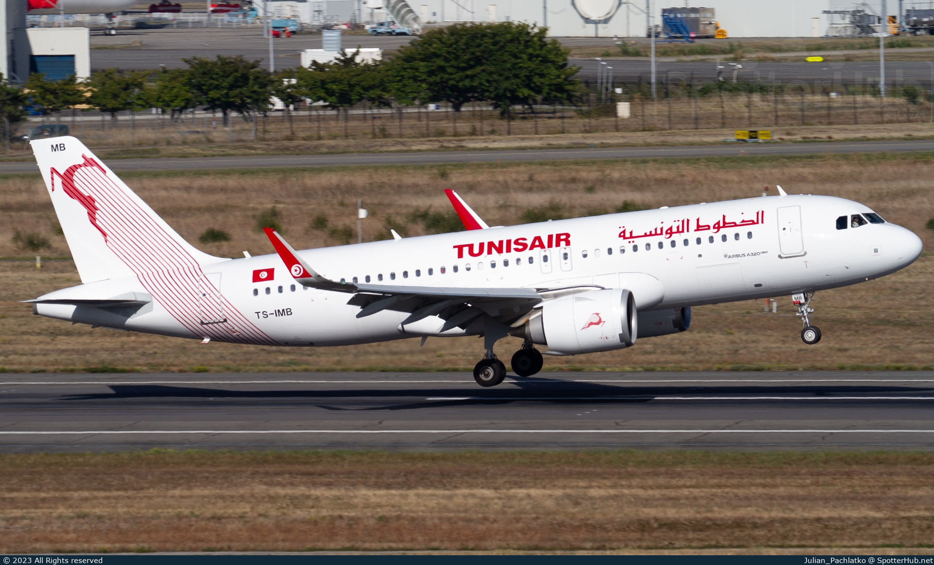 Photo of TS-IMB - Airbus A320-251N operated by Tunisair