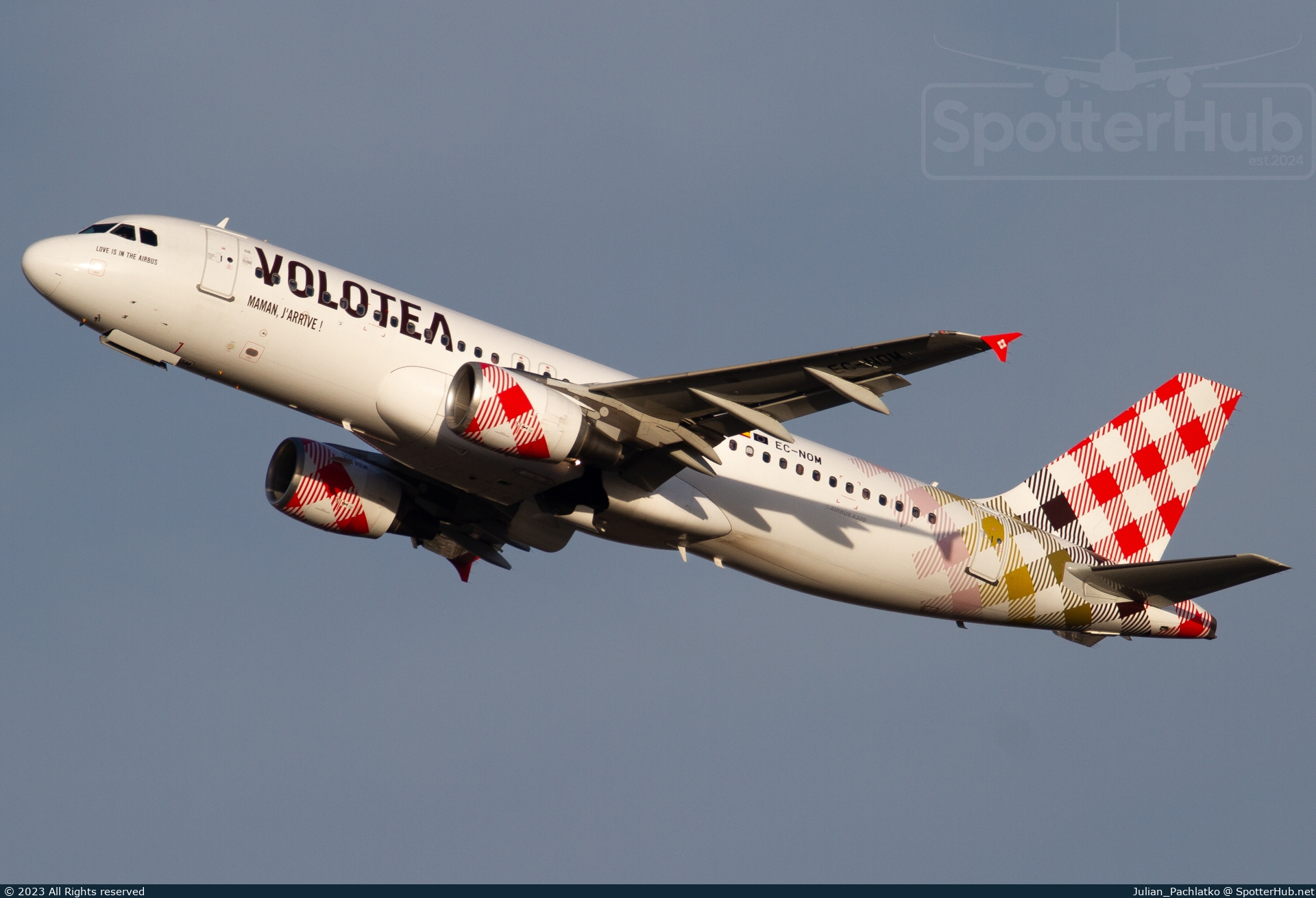 Photo of EC-NOM - Airbus A320-214 operated by Volotea