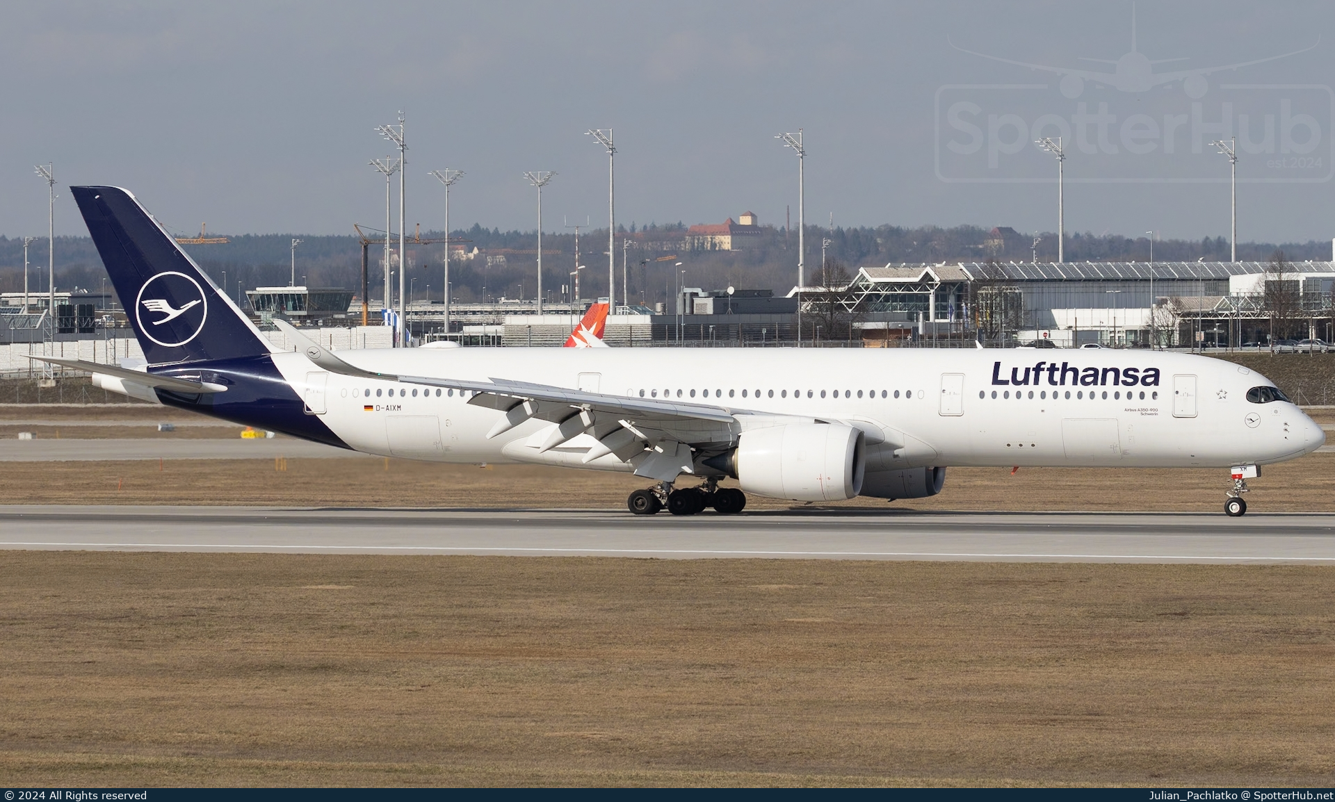 Photo of D-AIXM - Airbus A350-941 operated by Lufthansa