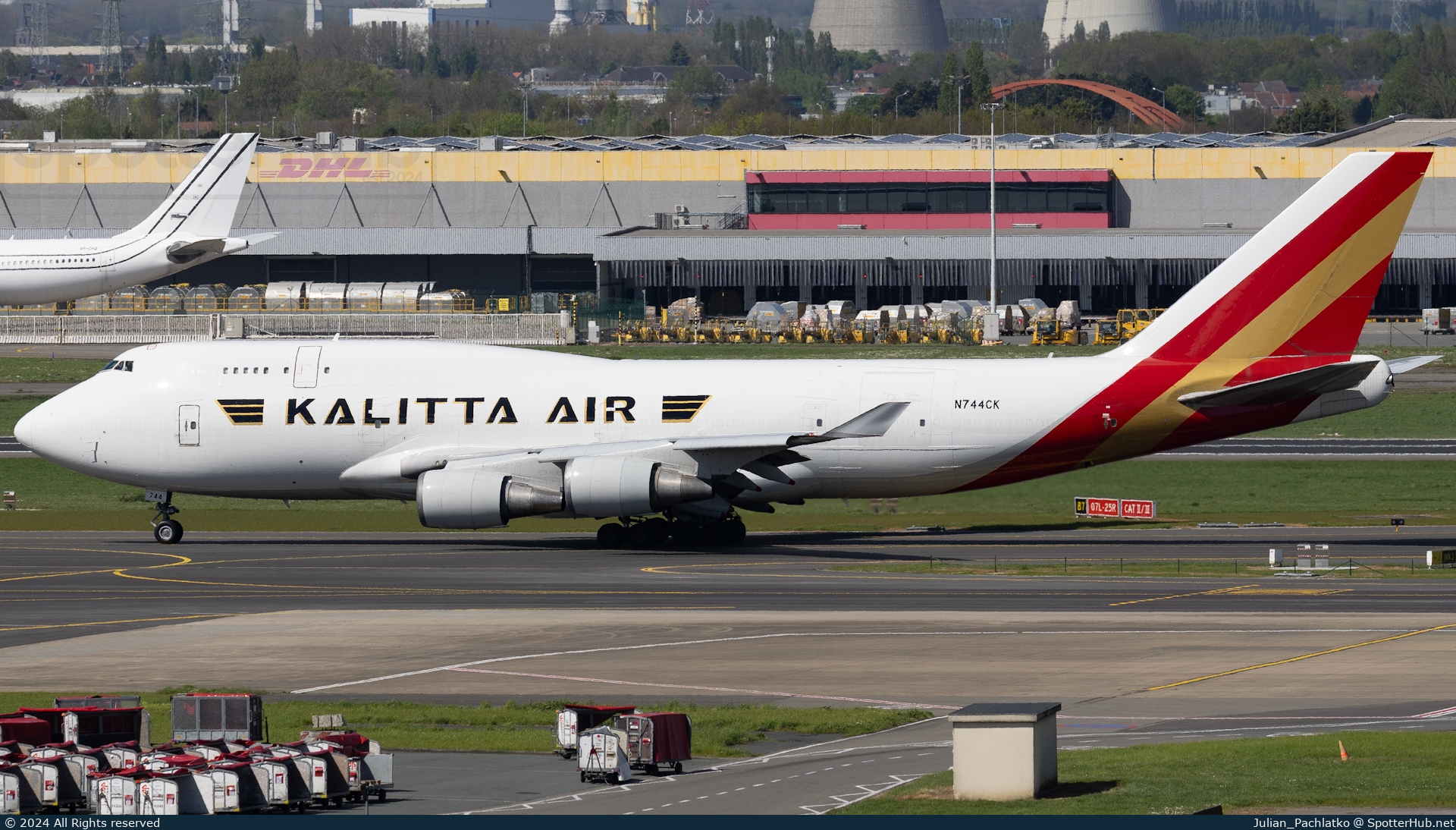 Photo of N744CK - Boeing 747-446(BCF) operated by Kalitta Air