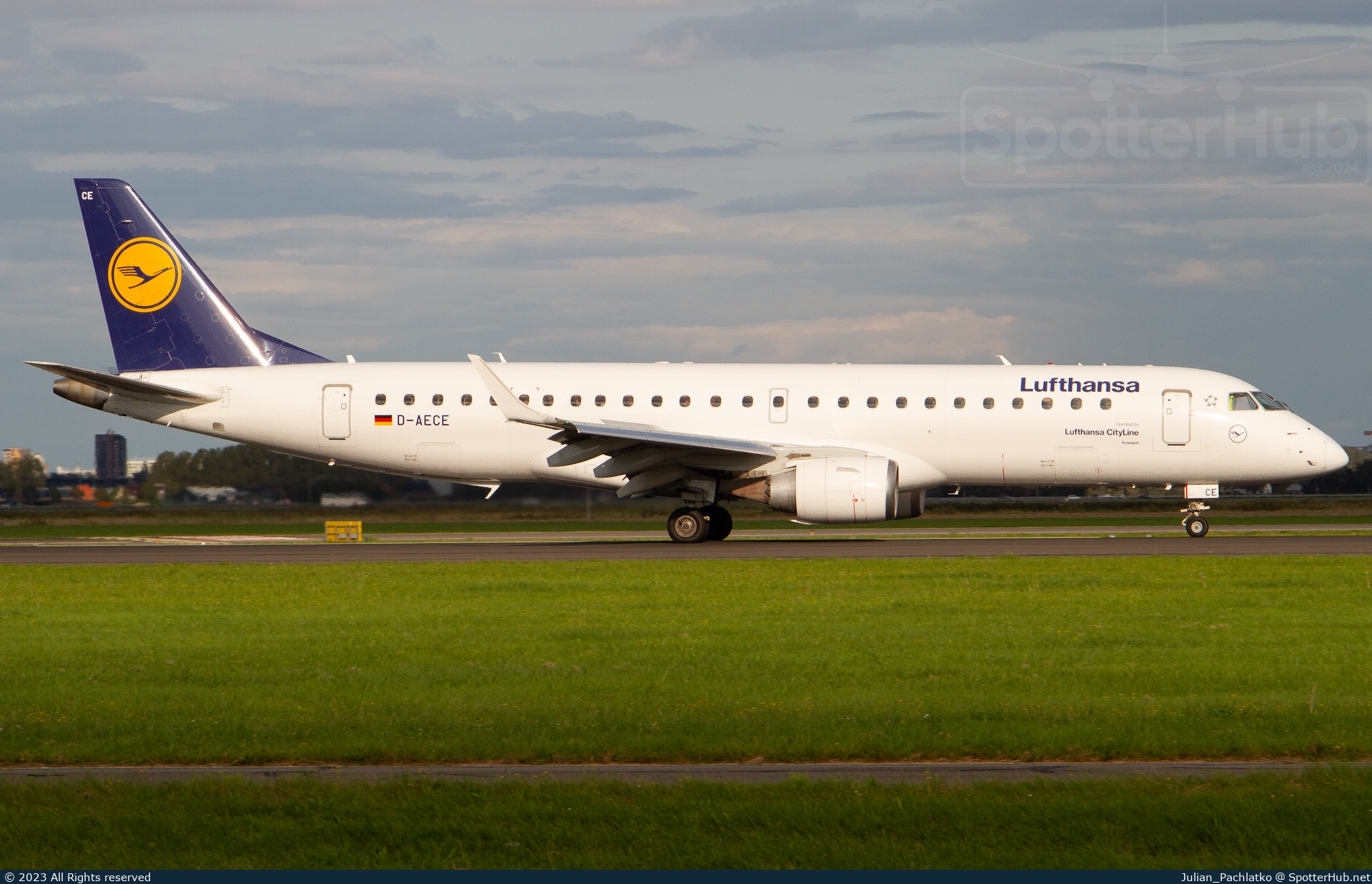 Photo of D-AECE - Embraer ERJ-190LR operated by Lufthansa CityLine