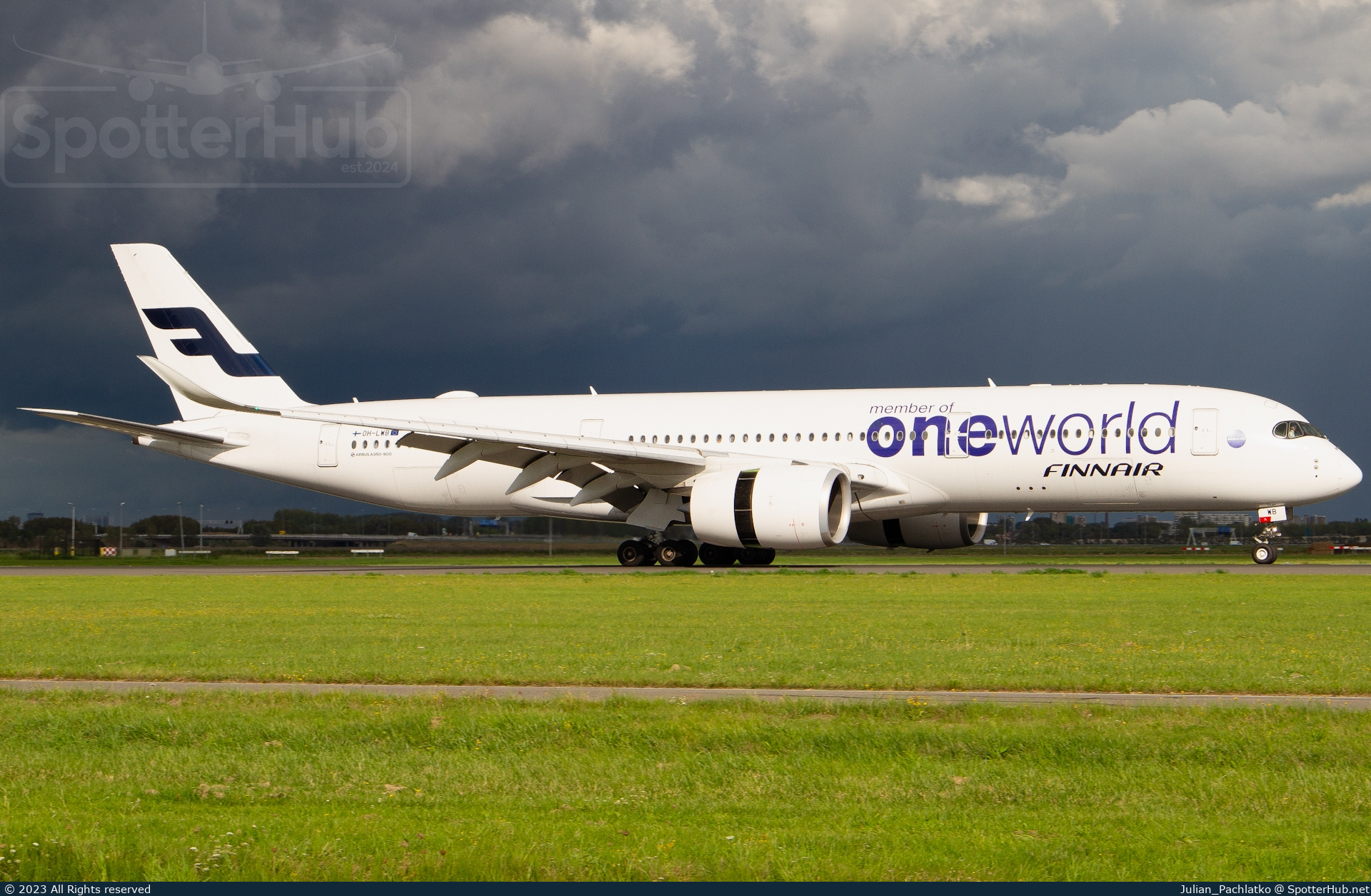 Photo of OH-LWB - Airbus A350-941 operated by Finnair
