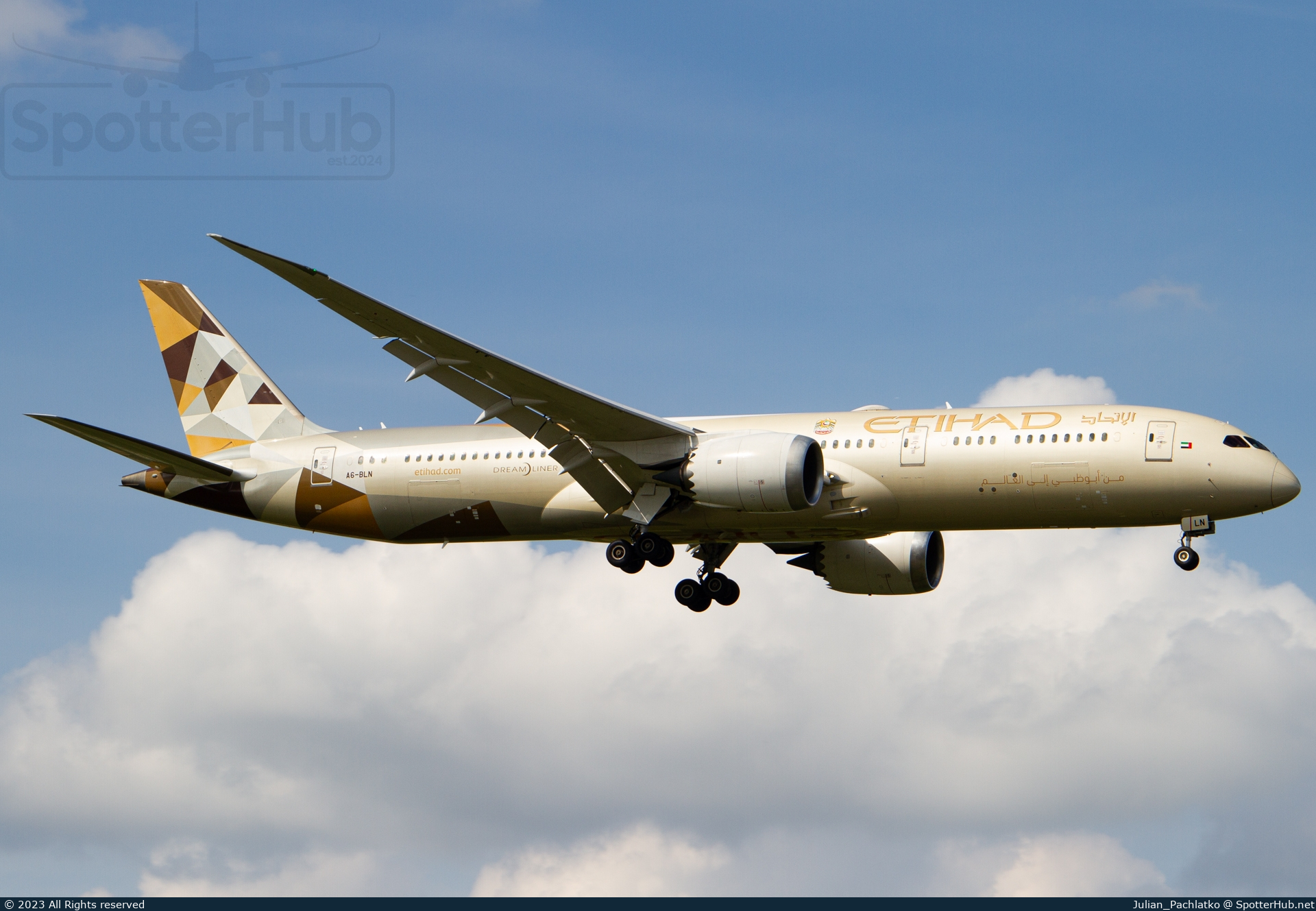 Photo of A6-BLN - Boeing 787-9 Dreamliner operated by Etihad Airways