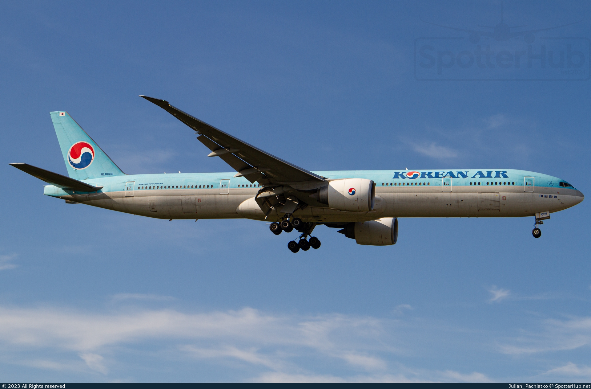 Photo of HL8008 - Boeing 777-3B5(ER) operated by Korean Air