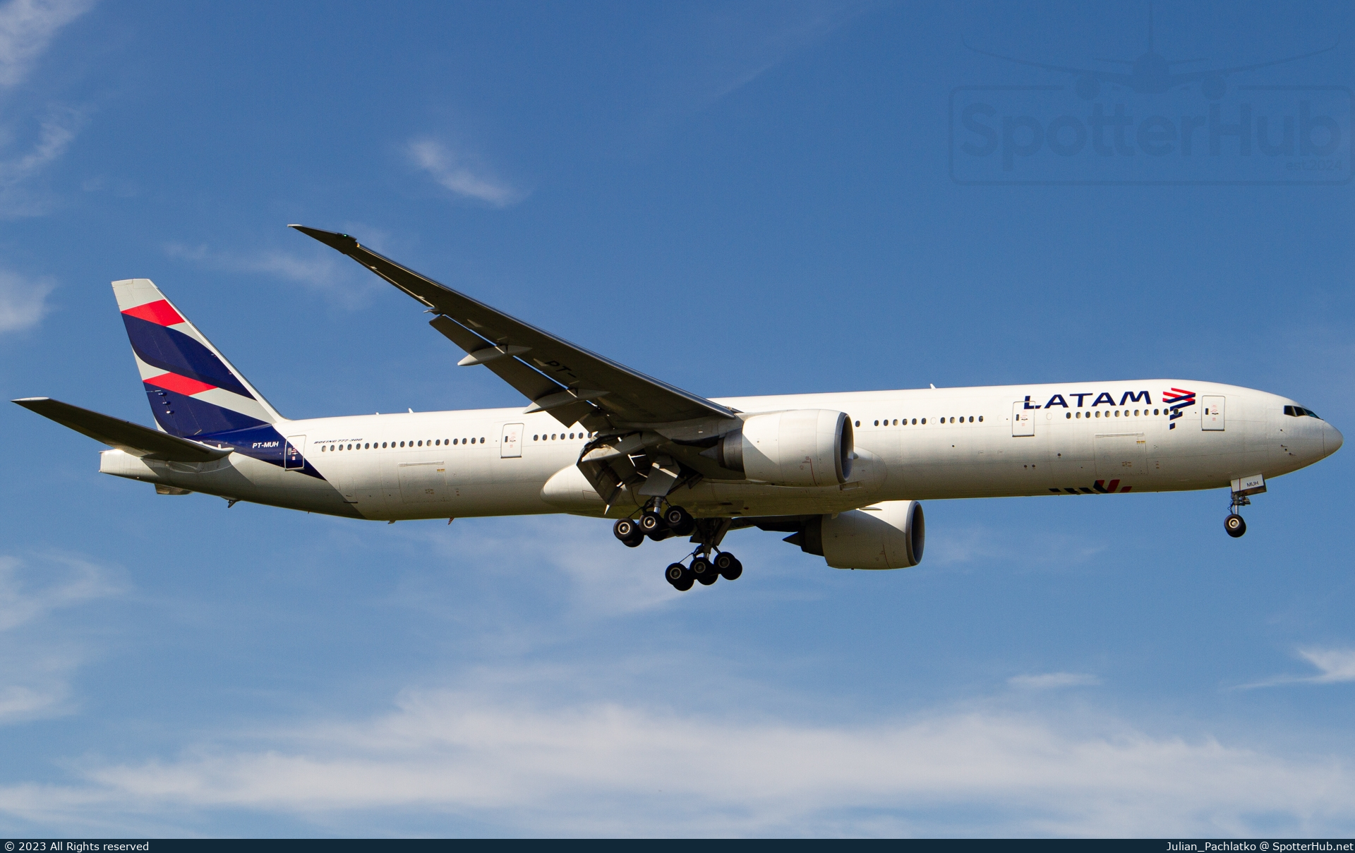 Photo of PT-MUH - Boeing 777-32W(ER) operated by LATAM Airlines Brasil
