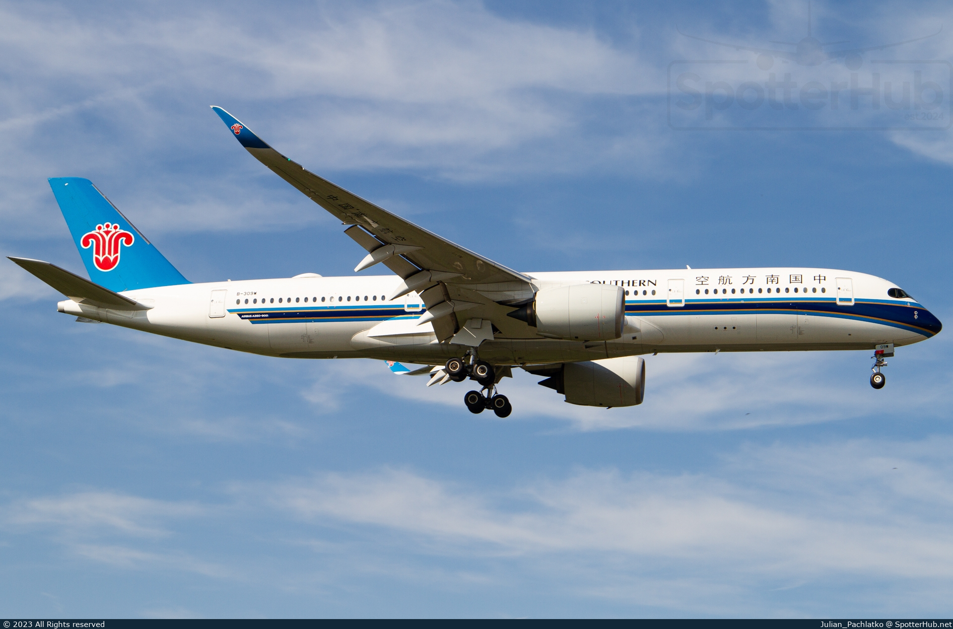 Photo of B-309W - Airbus A350-941 operated by China Southern Airlines