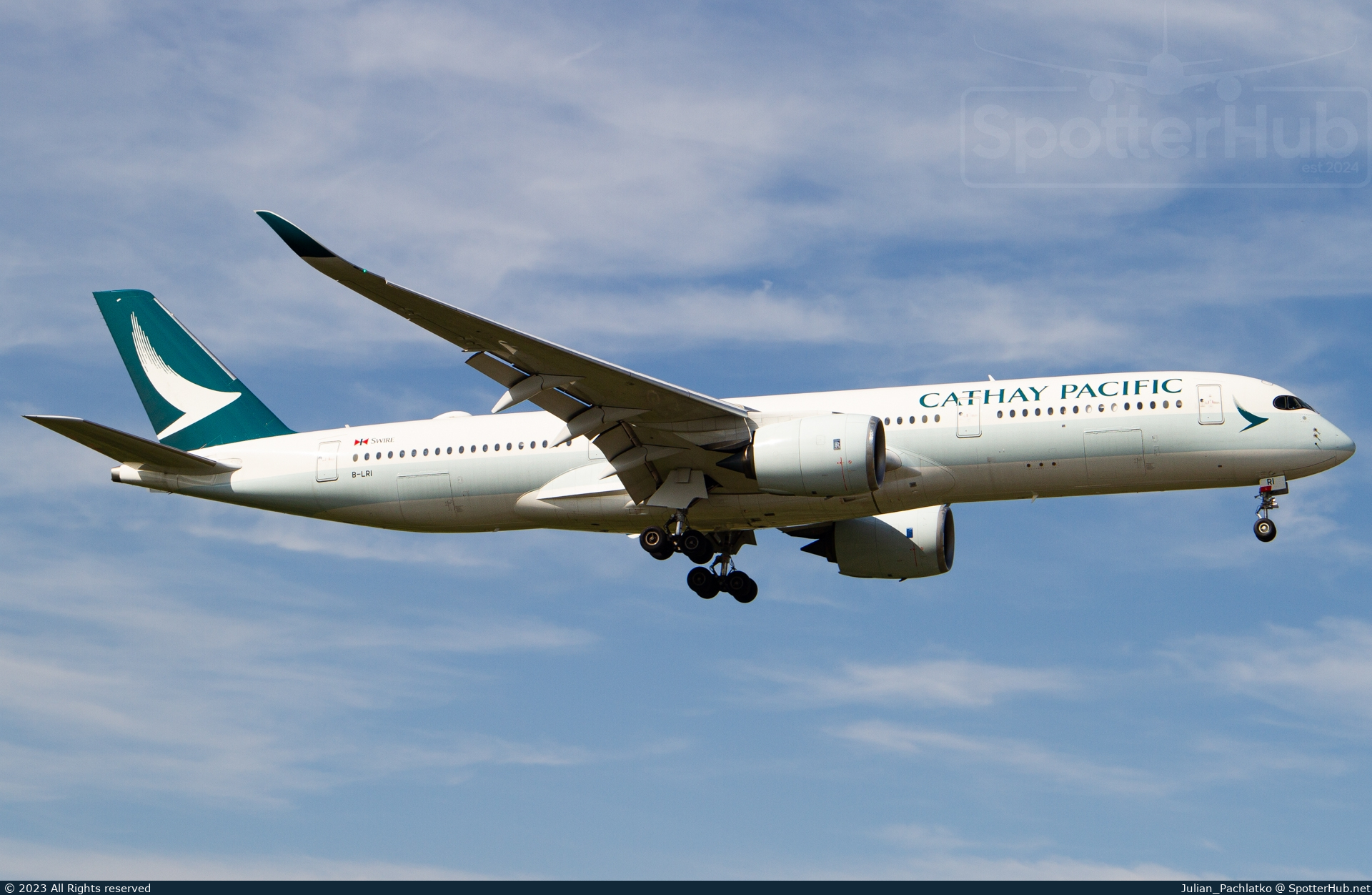 Photo of B-LRI - Airbus A350-941 operated by Cathay Pacific Airways